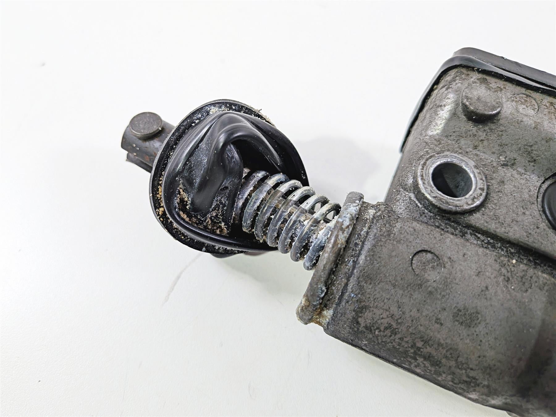1996 Harley FLSTC Softail Heritage Rear Brake Master Cylinder 42468-87E {{ shop.shopifyCountryName }} - Mototech271