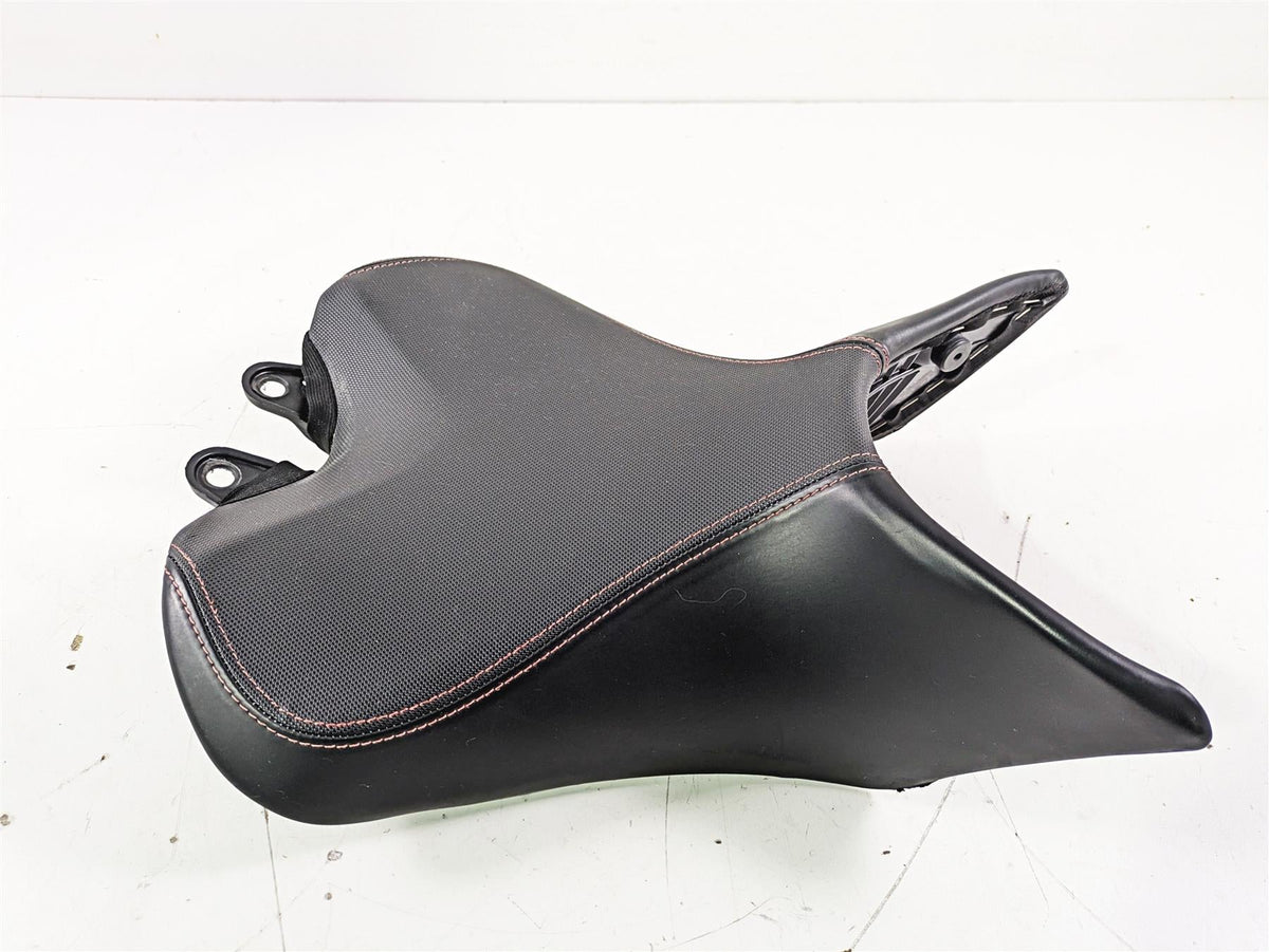 2019 Triumph Speed Triple RS 1050 Front Seat Saddle Comfort READ T2307334 {{ shop.shopifyCountryName }} - Mototech271