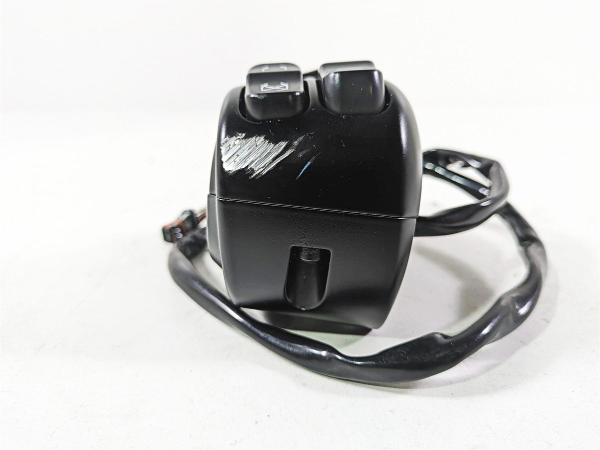 2020 Harley Touring FLHT Electra Glide Right Hand Control Switch 71500127C {{ shop.shopifyCountryName }} - Mototech271