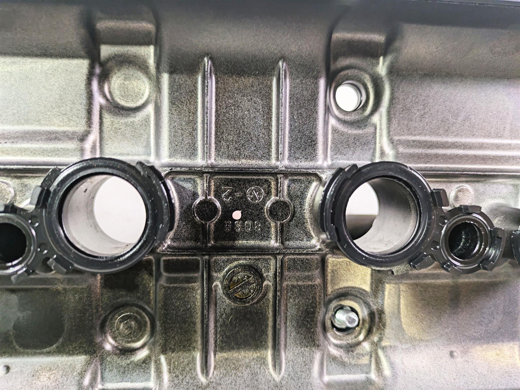 2020 Kawasaki Z900 ZR900 Cylinder Head Top Valve Cover 14093-0521 {{ shop.shopifyCountryName }} - Mototech271