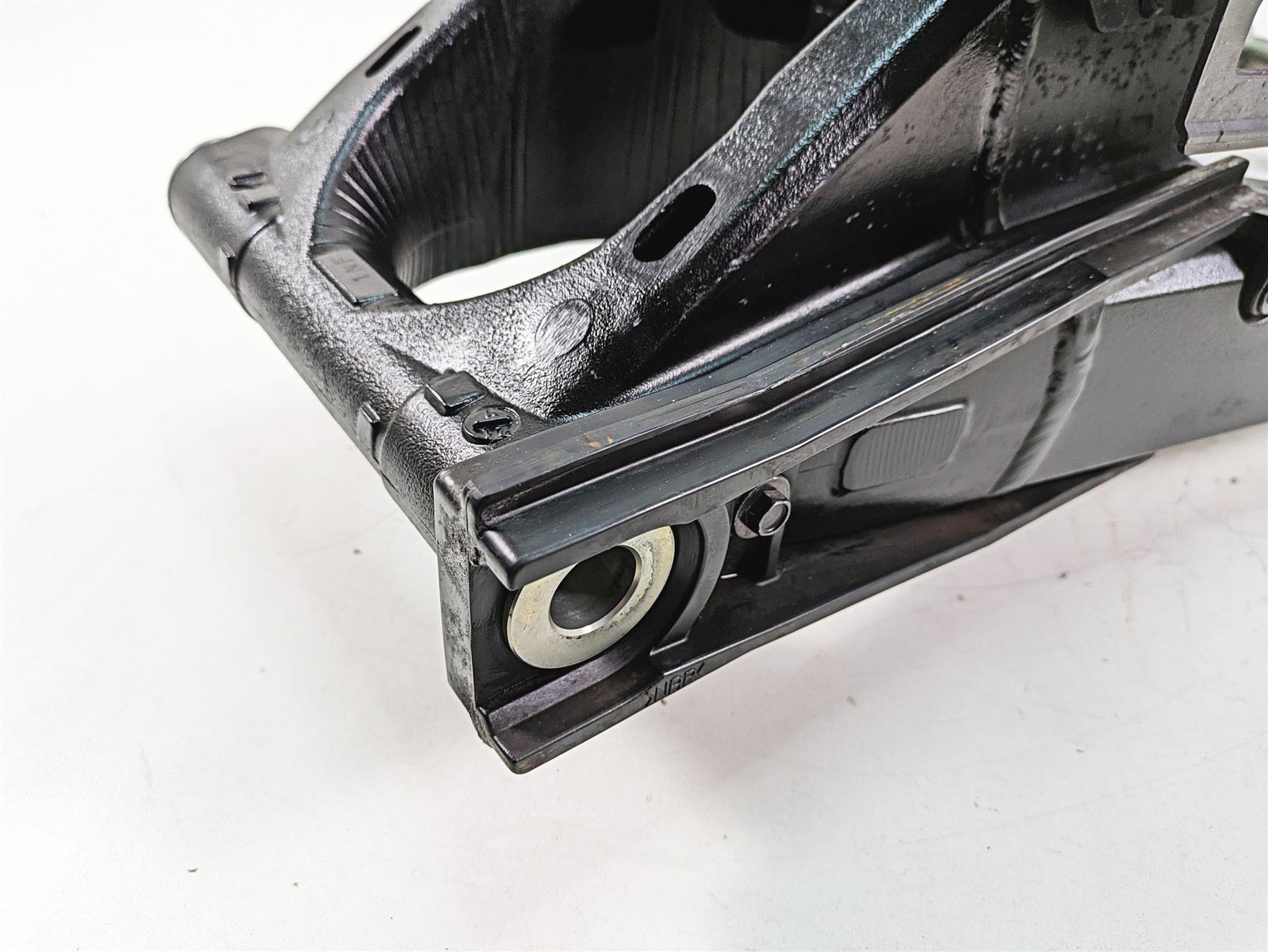 2022 Suzuki GSXR 750 Rear Swing Arm Swingarm 61000-14J01-YAP {{ shop.shopifyCountryName }} - Mototech271