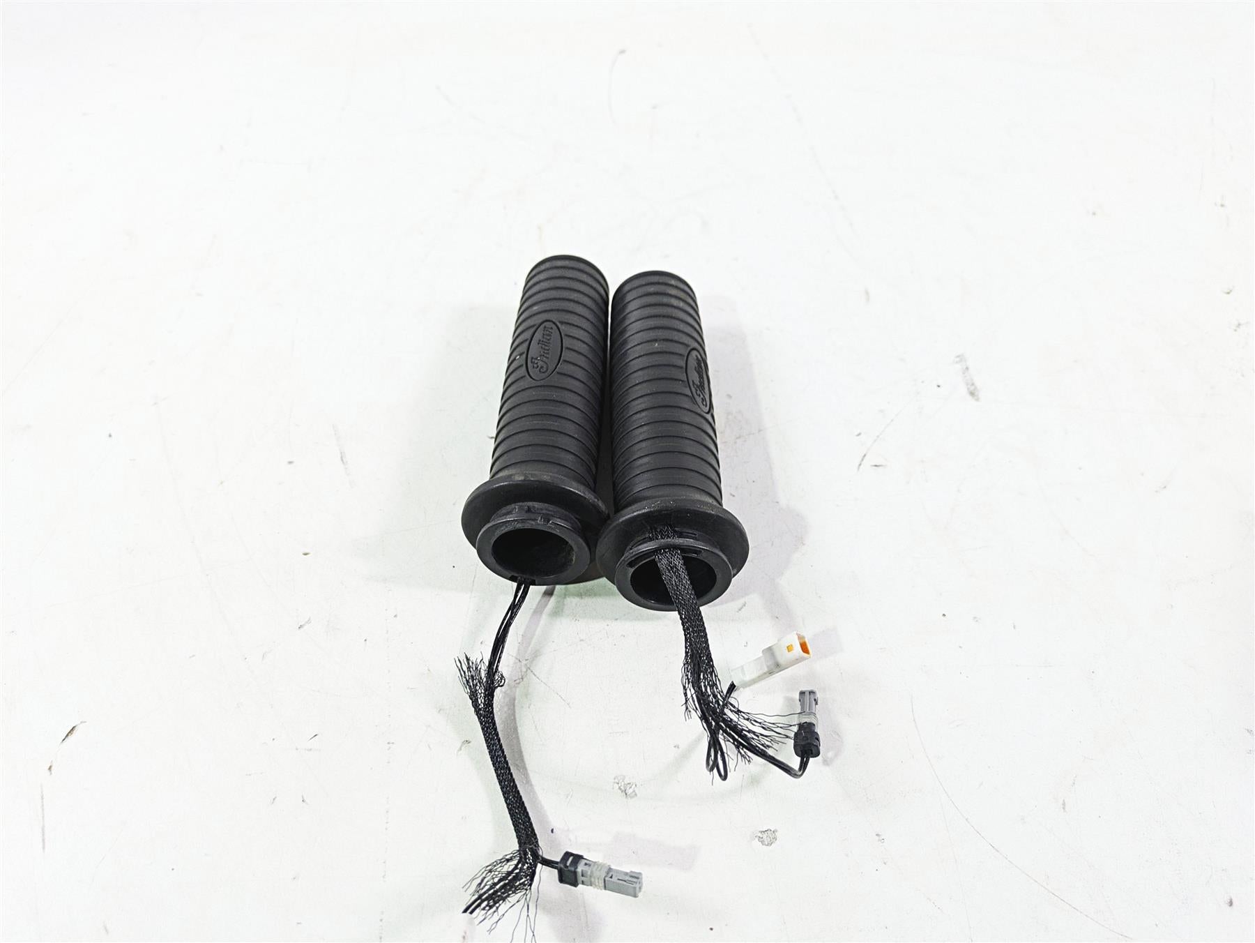 2018 Indian Chieftain Limited Heated Left Right Hand Grip Handgrip Set 5416650 {{ shop.shopifyCountryName }} - Mototech271