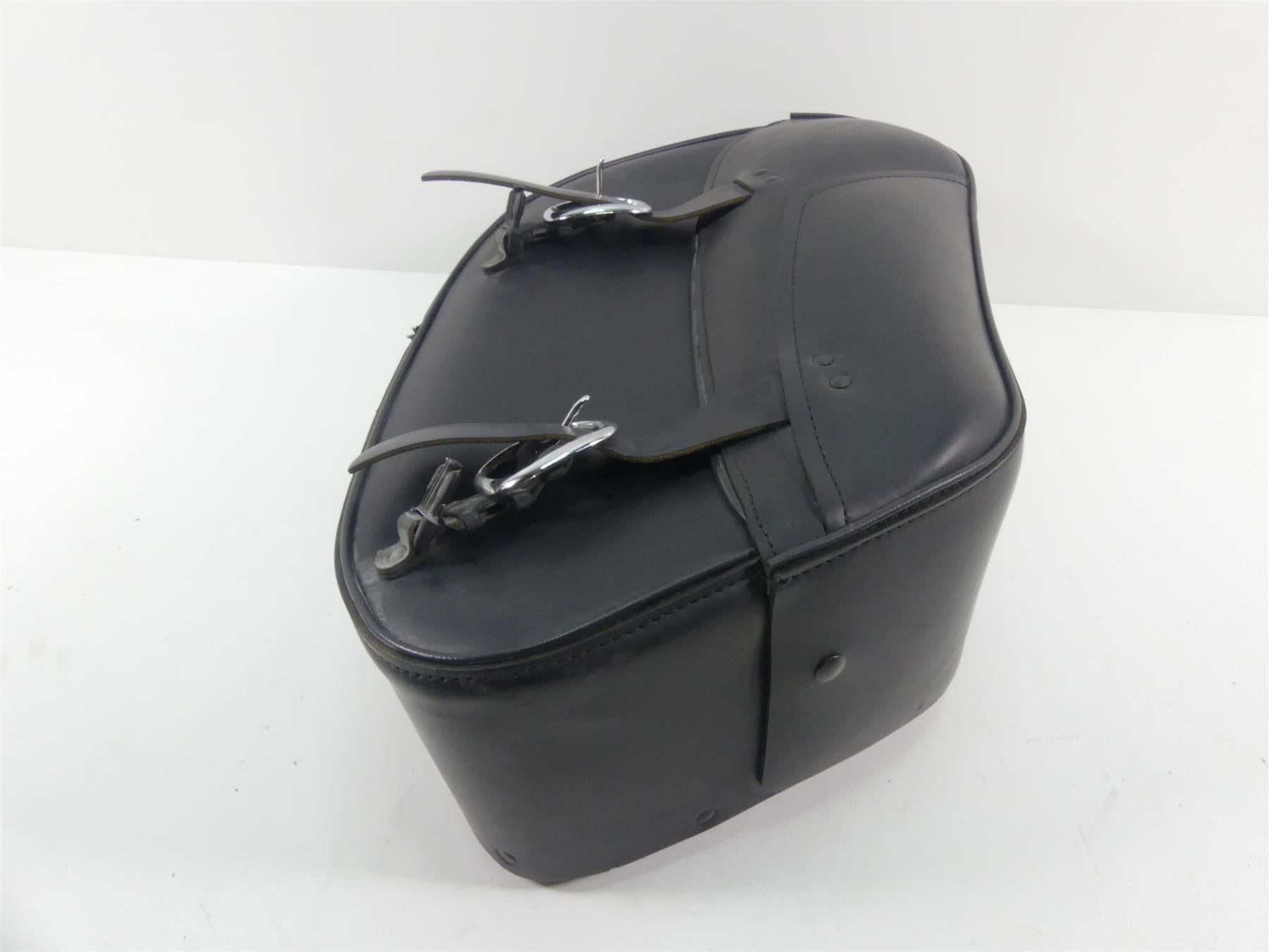 2010 Harley FXDF Dyna Fat Bob Left Leather HD Saddle Bag Saddlebag {{ shop.shopifyCountryName }} - Mototech271
