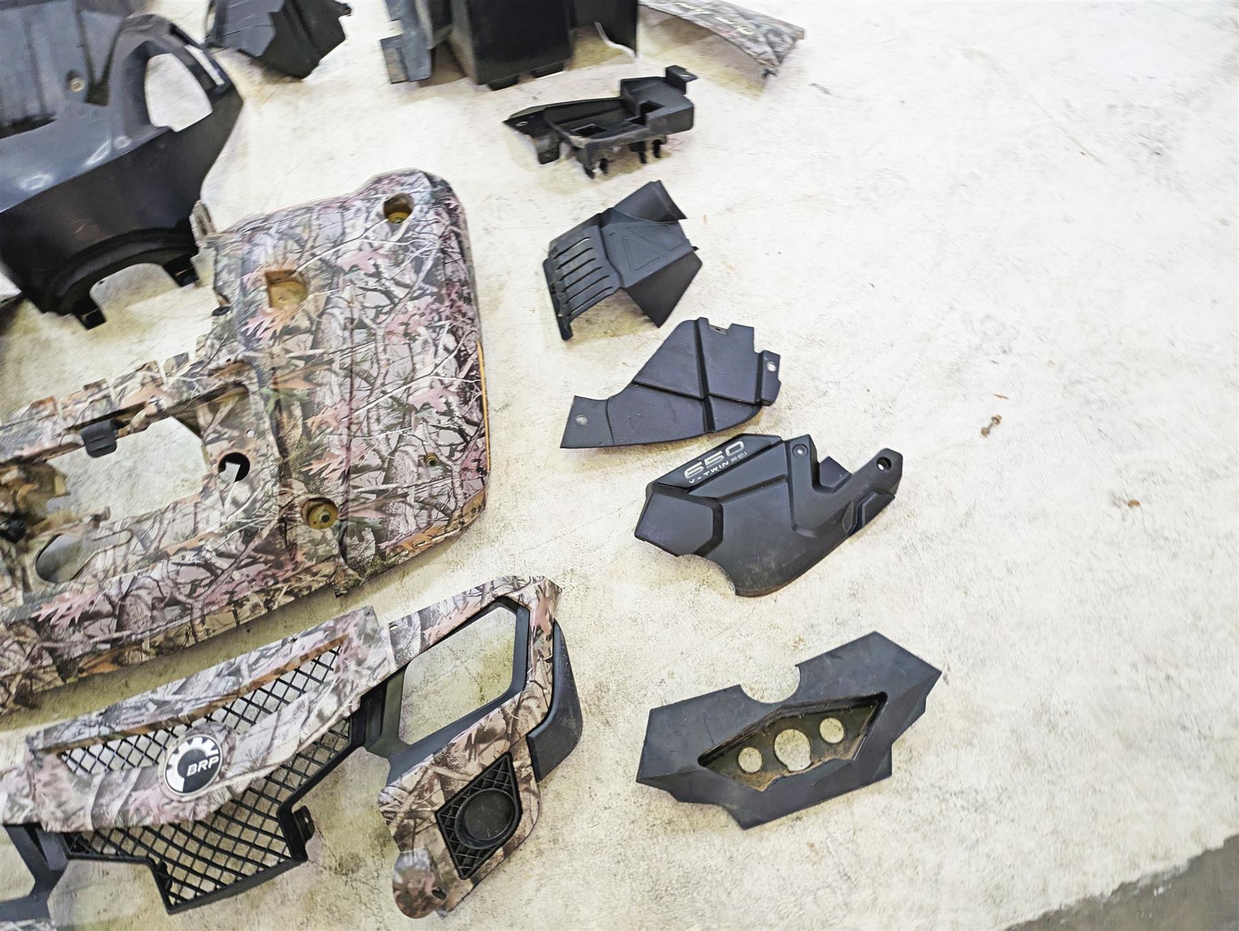 2011 Can-Am Outlander 650 4X4 XT Camo Frame Fairing Cover Panels Set 705003496 {{ shop.shopifyCountryName }} - Mototech271