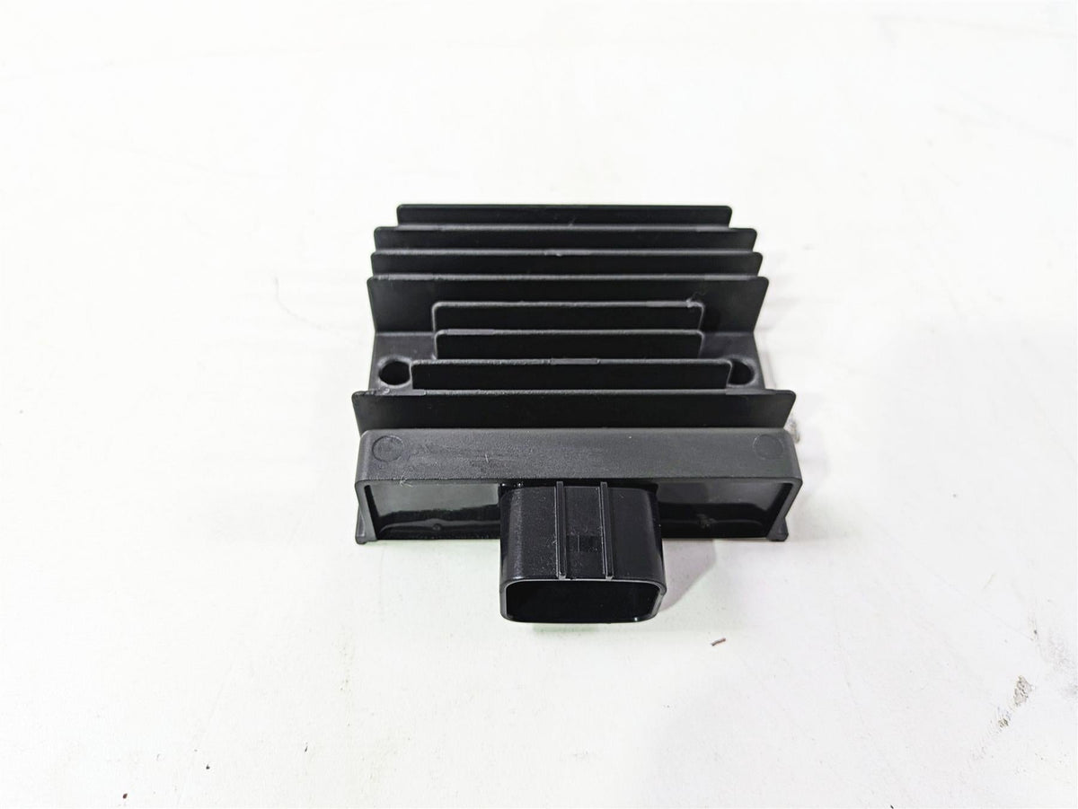 2022 Kawasaki ZR900RS Cafe Rectifier Voltage Regulator SH868BA 21066-0760 {{ shop.shopifyCountryName }} - Mototech271