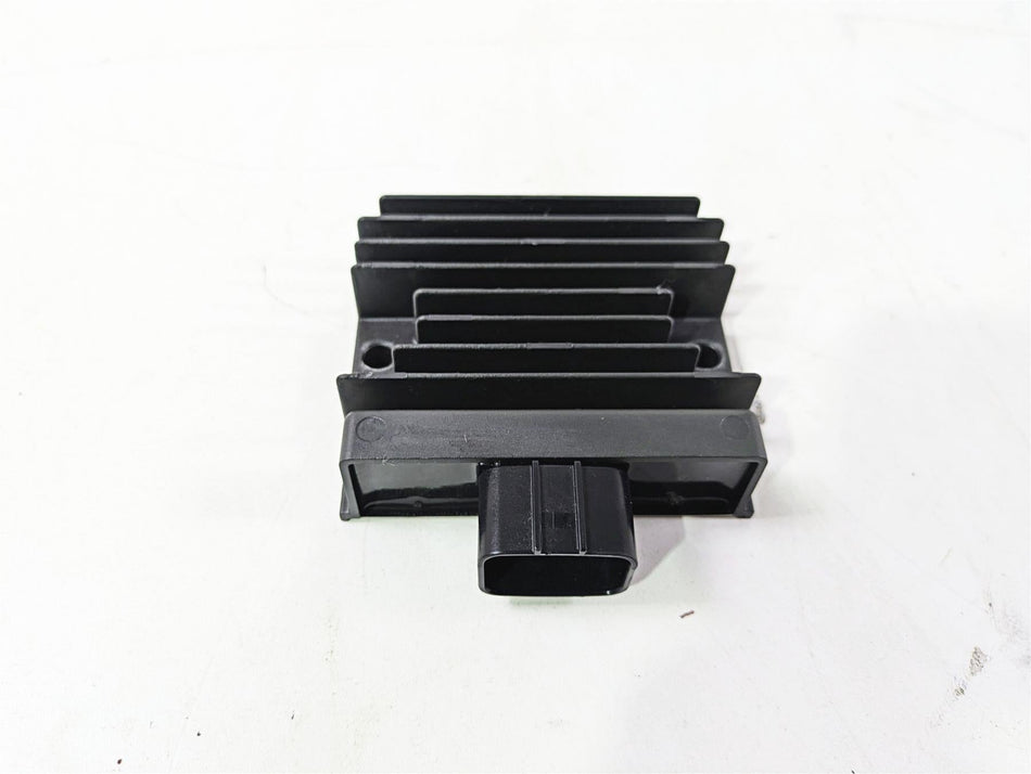 2022 Kawasaki ZR900RS Cafe Rectifier Voltage Regulator SH868BA 21066-0760 {{ shop.shopifyCountryName }} - Mototech271