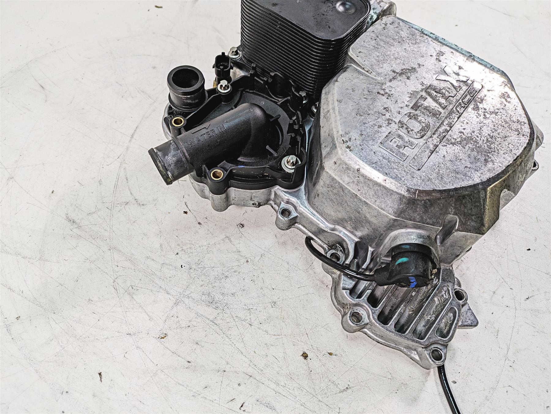 2019 Sea-Doo Spark 900 Trixx Stator Cover Water Pump Set 420911052 420922293 {{ shop.shopifyCountryName }} - Mototech271