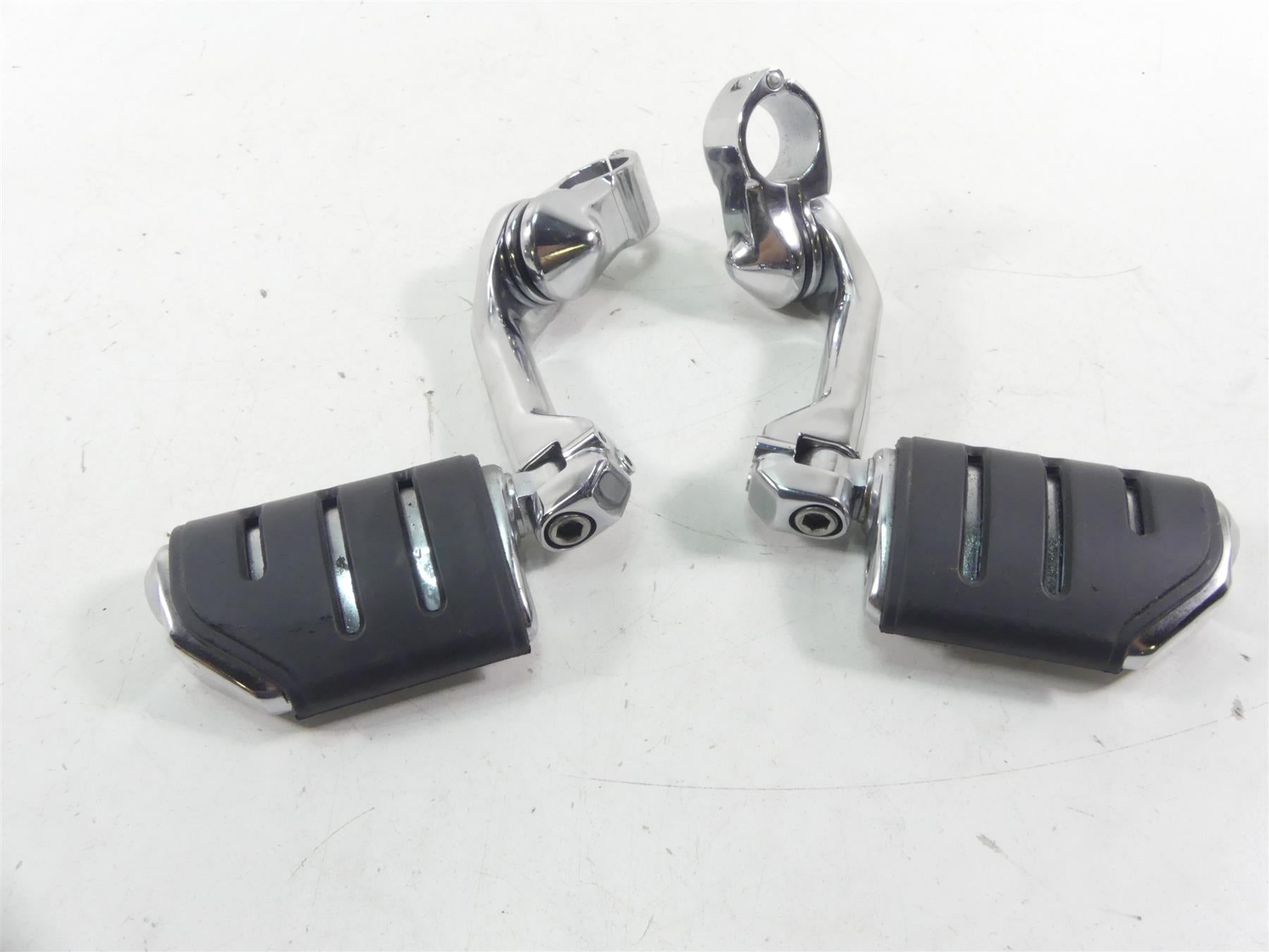 2017 Harley Touring FLHTKL Electra Glide Kuryakyn Tour-Tech Adjustable Pegs 4529 | Mototech271