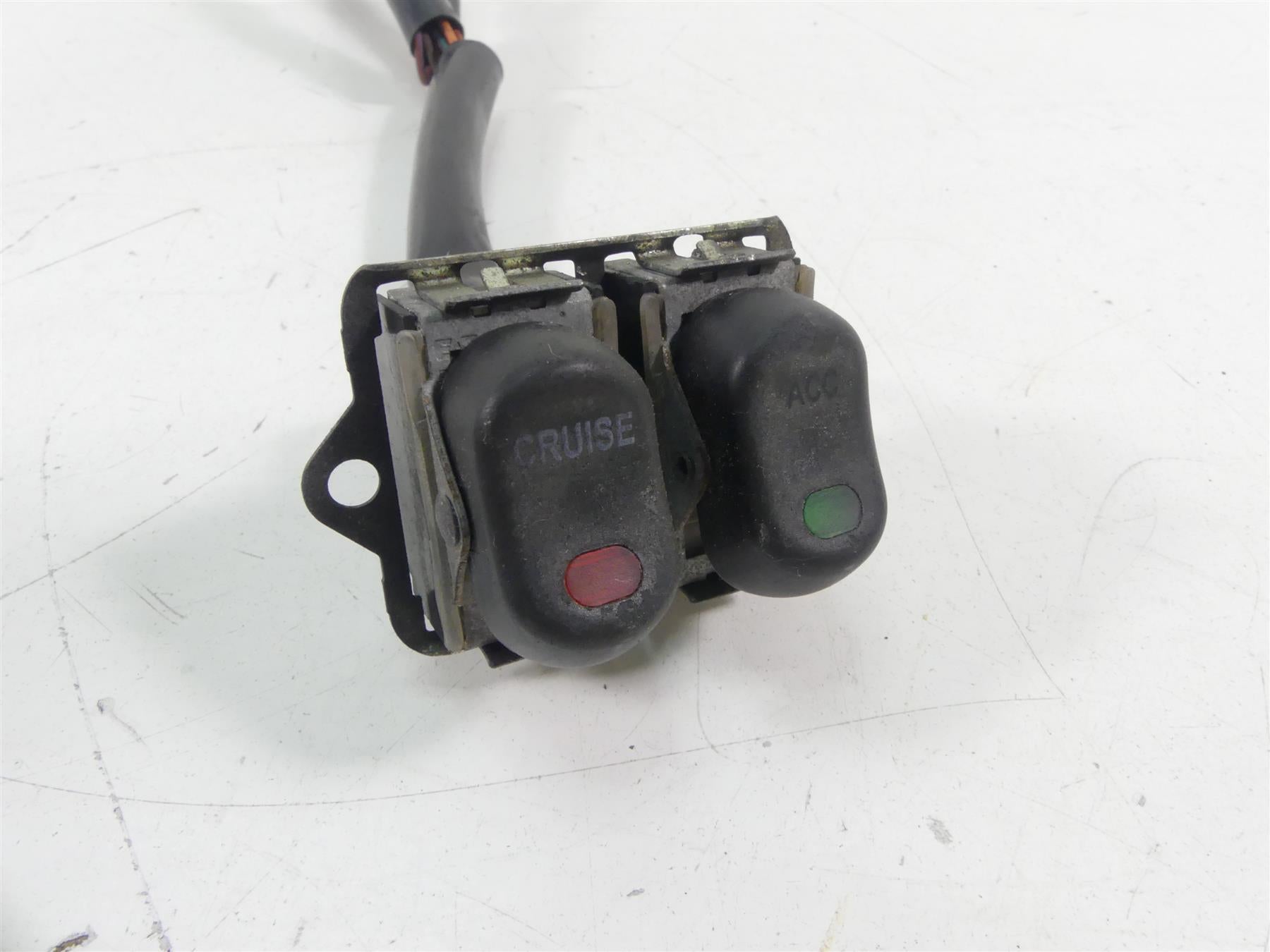 2011 Harley Touring FLTRX Road Glide Auxiliary Cruise Acc Switches 71636-98 {{ shop.shopifyCountryName }} - Mototech271