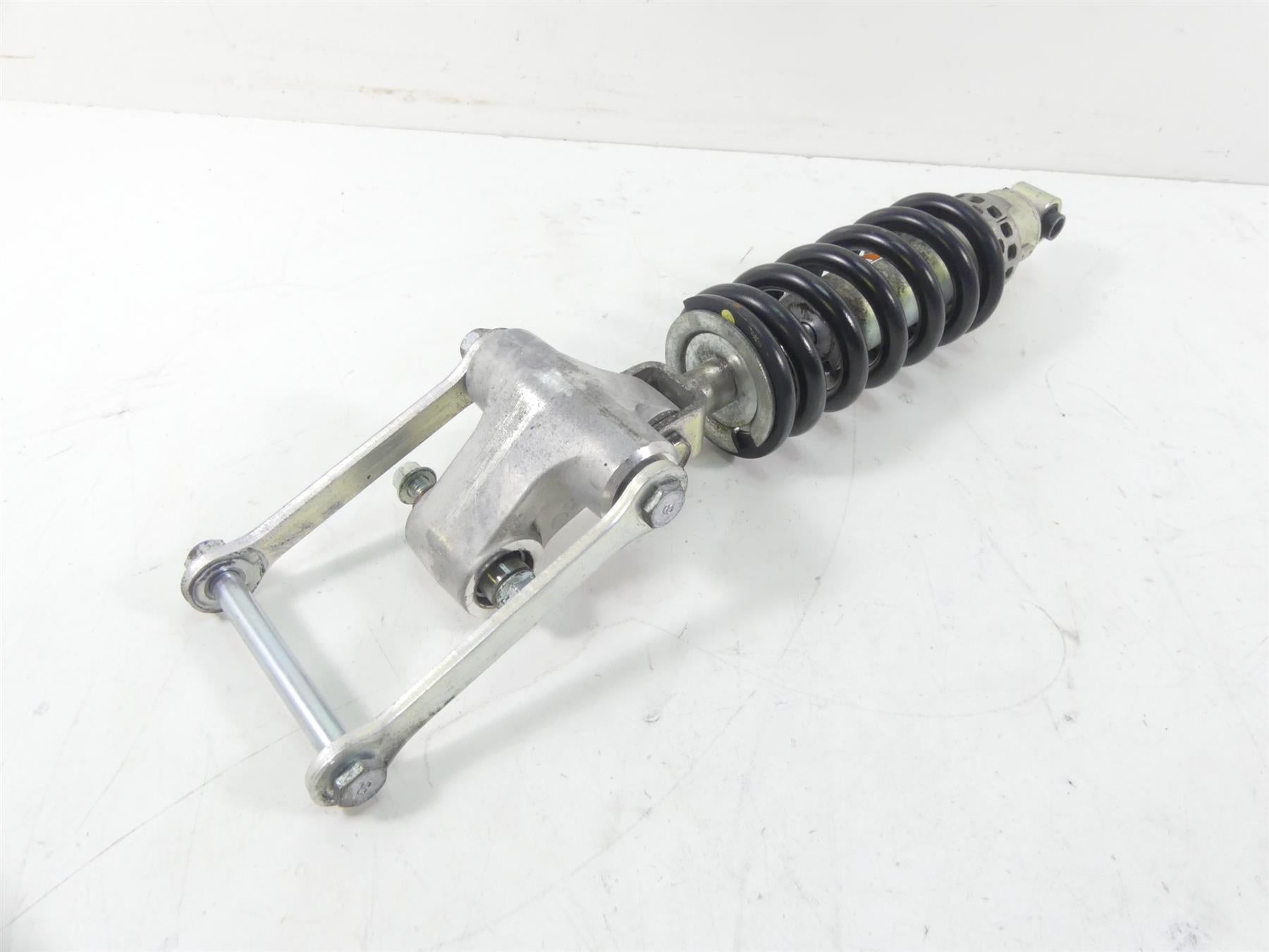 2007 Yamaha XVS1300 V-Star Rear Suspension Damper Shock 3D8-22210-20-00 {{ shop.shopifyCountryName }} - Mototech271
