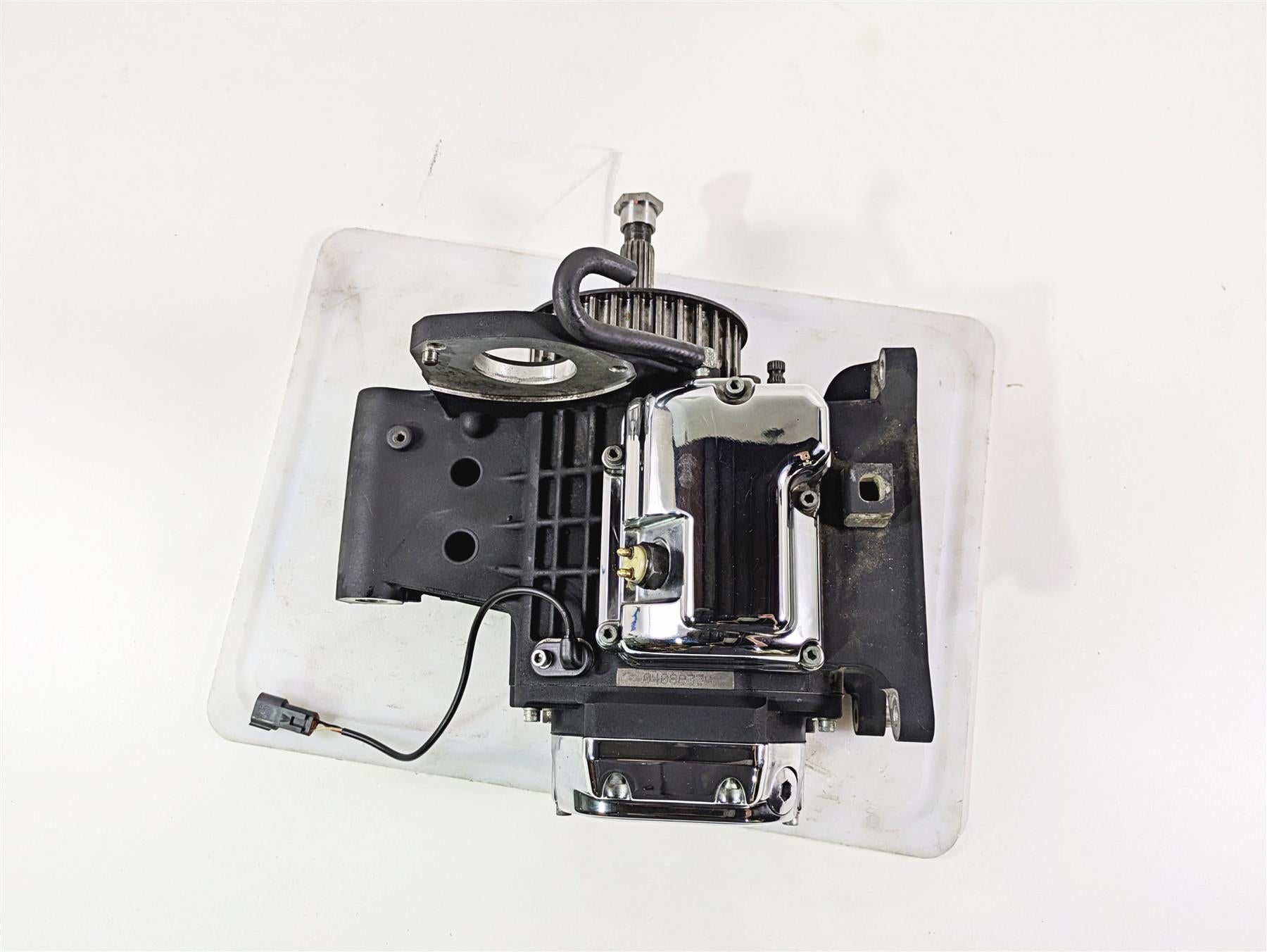 2004 Harley Softail FXSTDI Deuce Transmission Gear Box 5 Speed 33052-04 {{ shop.shopifyCountryName }} - Mototech271