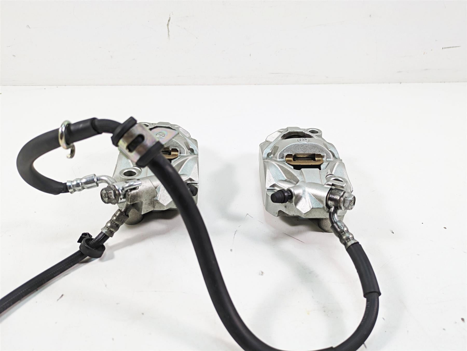 2022 Suzuki GSXR 750 Front Brake Calipers 110mm 59300-17K20-999 59100-17K20-999 {{ shop.shopifyCountryName }} - Mototech271