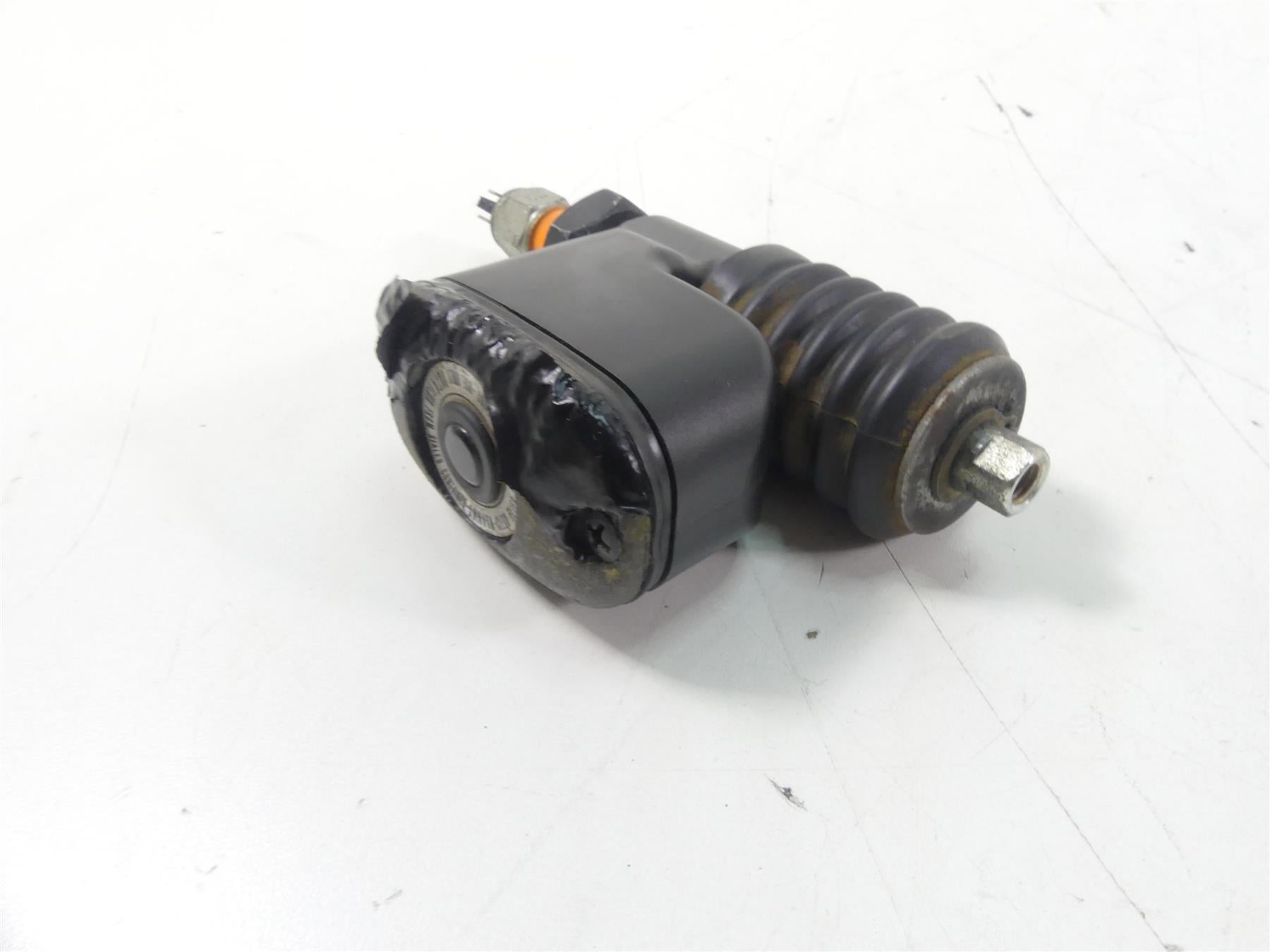 2009 Harley FXDF Dyna Fat Bob Rear Brake Master Cylinder 42474-06C {{ shop.shopifyCountryName }} - Mototech271