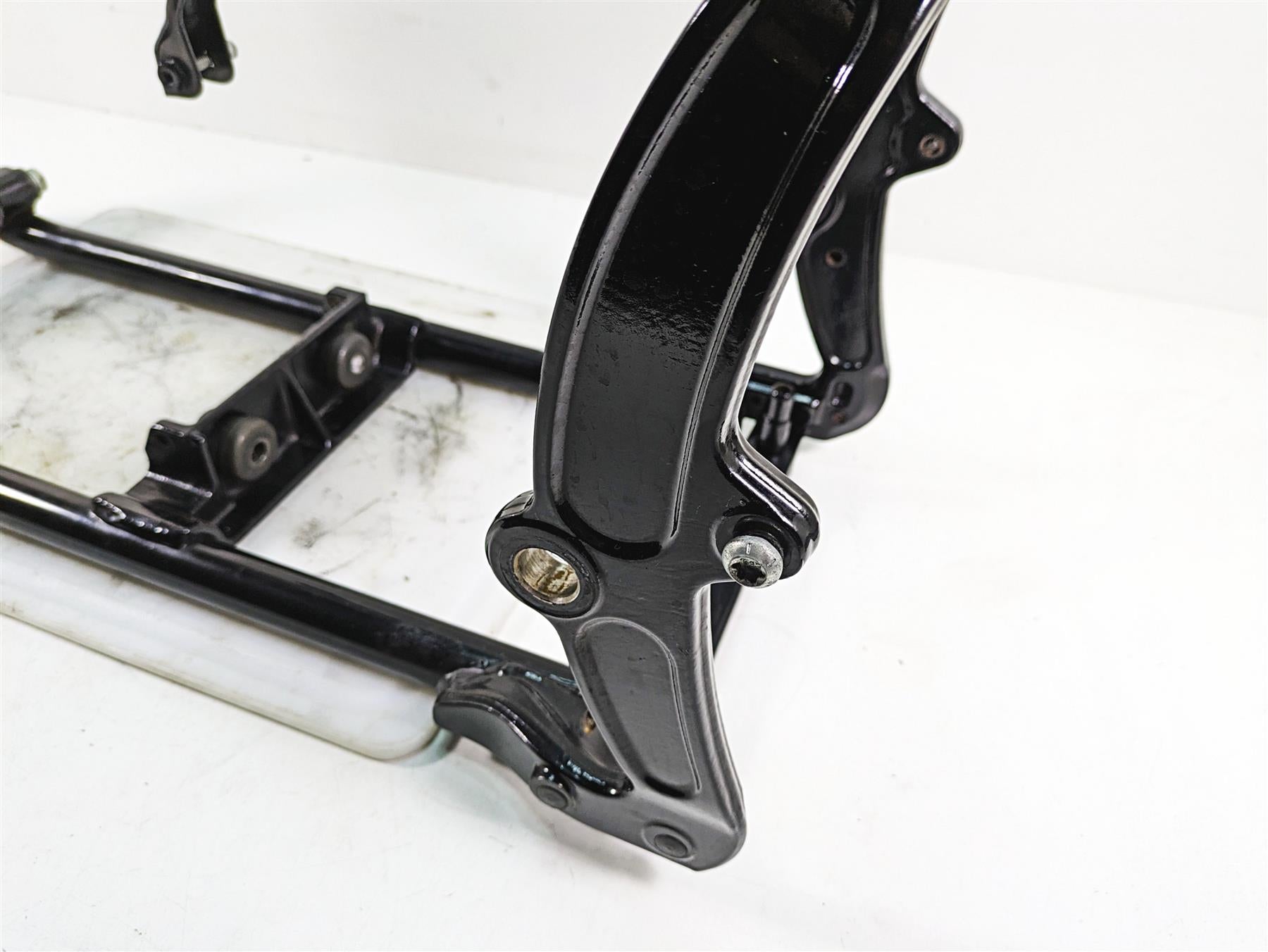 2009 Harley Softail FLSTSB Cross Bones Main Straight Frame Chassis With Clean Kentucky Title - 47173-11BHP {{ shop.shopifyCountryName }} - Mototech271