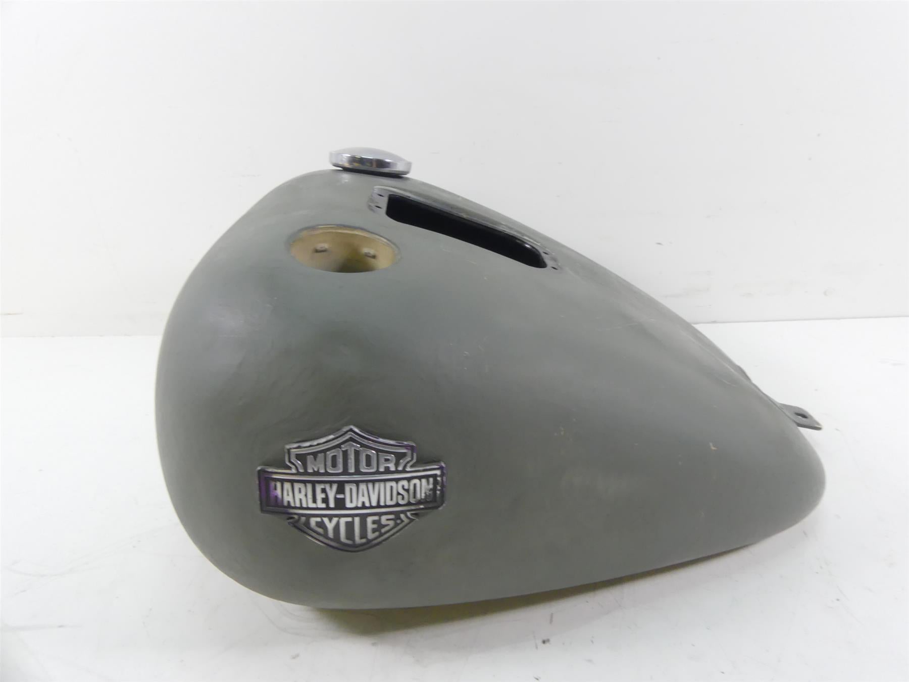 2015 Harley FLS Softail Slim Fuel Gas Petrol Tank Reservoir 61000692 {{ shop.shopifyCountryName }} - Mototech271