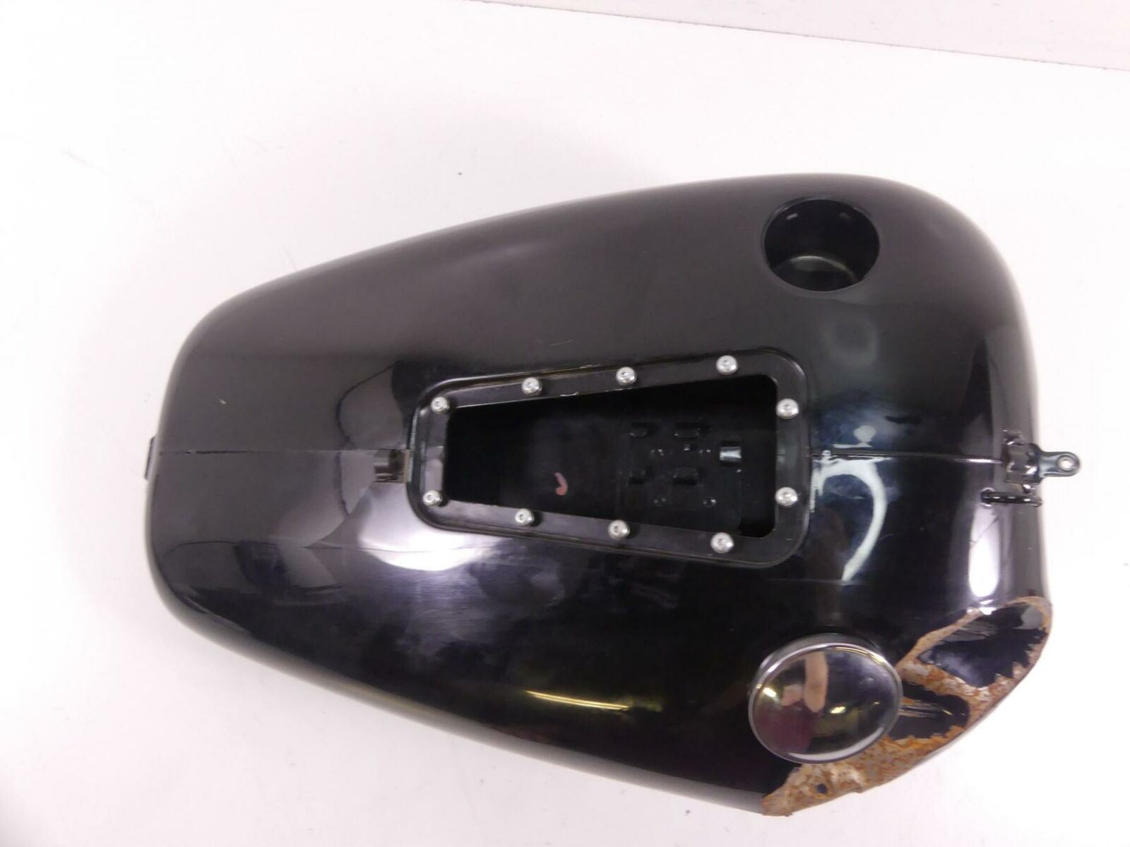 2009 Harley FXCW Softail Rocker Fuel Gas Petrol Tank Reservoir - Dent 62105-08 {{ shop.shopifyCountryName }} - Mototech271
