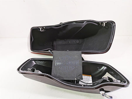 2017 Harley Touring FLHTKSE CVO E-Glide Right Saddlebag Black Garnet 90200412 {{ shop.shopifyCountryName }} - Mototech271