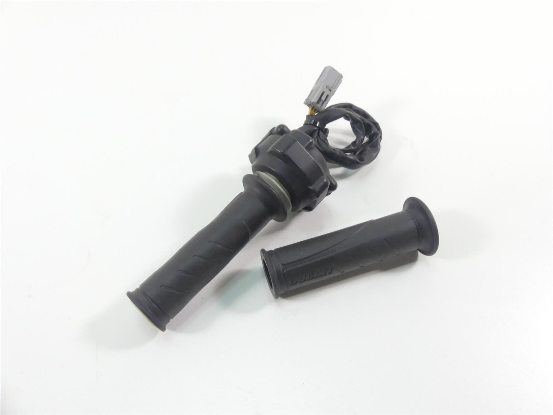 2017 Ducati 939 S Supersport E-Throttle Grip Handle Set 66020093B {{ shop.shopifyCountryName }} - Mototech271