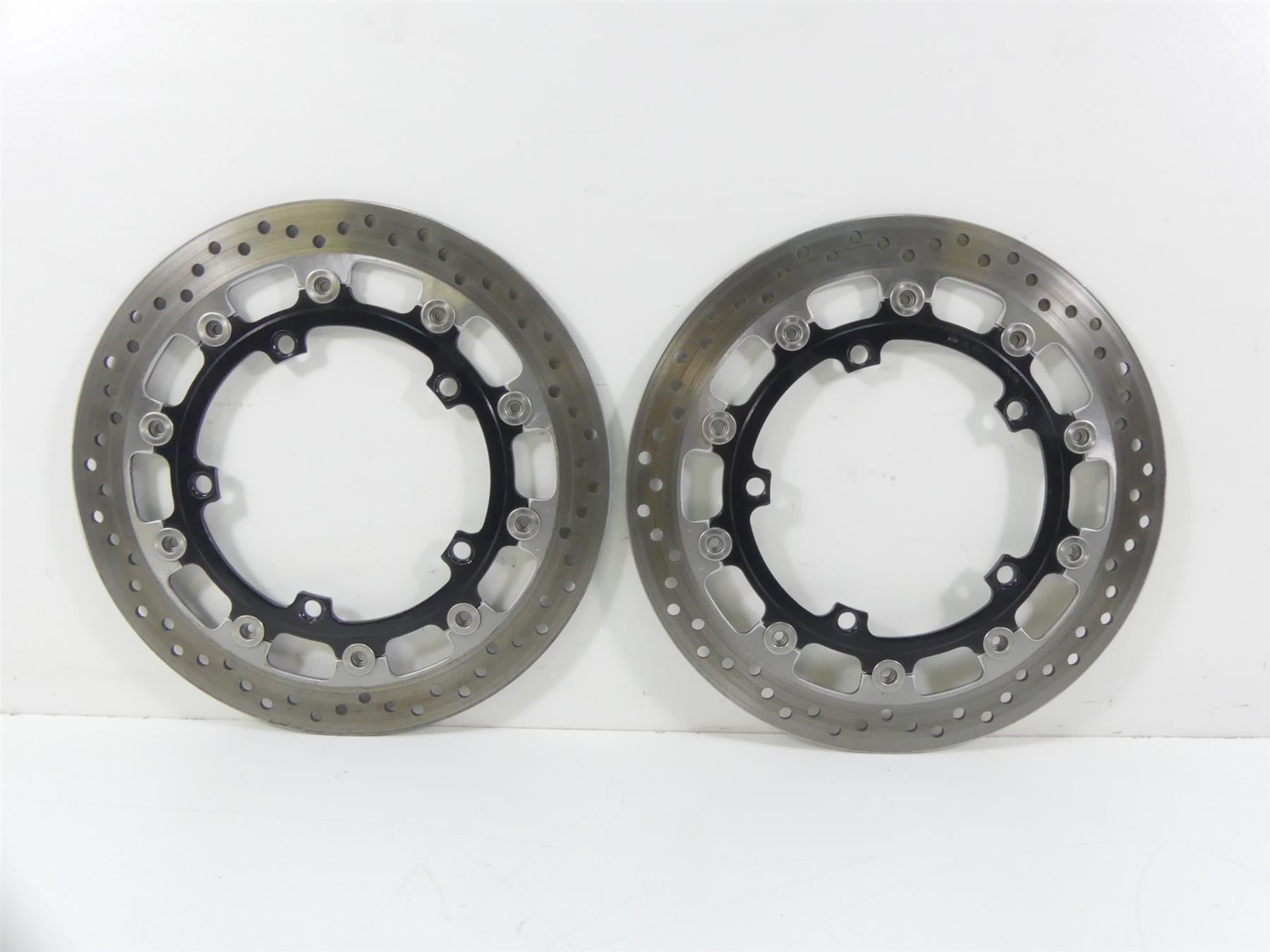2015 Triumph 1050 Speed Triple R Front Brake Rotor Disc Set 320Mm T2028202 {{ shop.shopifyCountryName }} - Mototech271