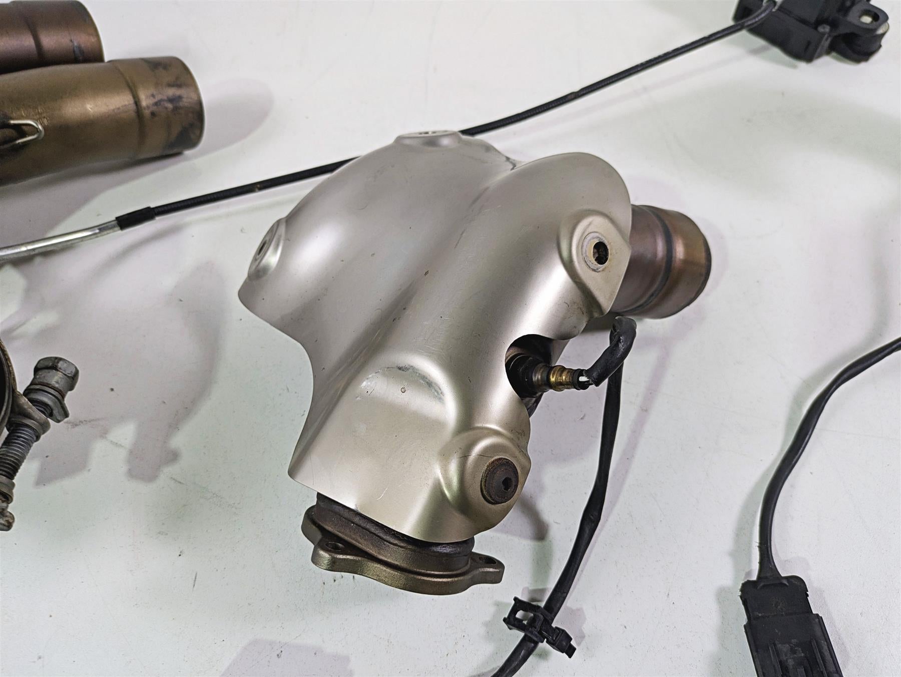 2013 Ducati Hypermotard 821 SP Exhaust Header Pipe & Servo Set 57013292B {{ shop.shopifyCountryName }} - Mototech271