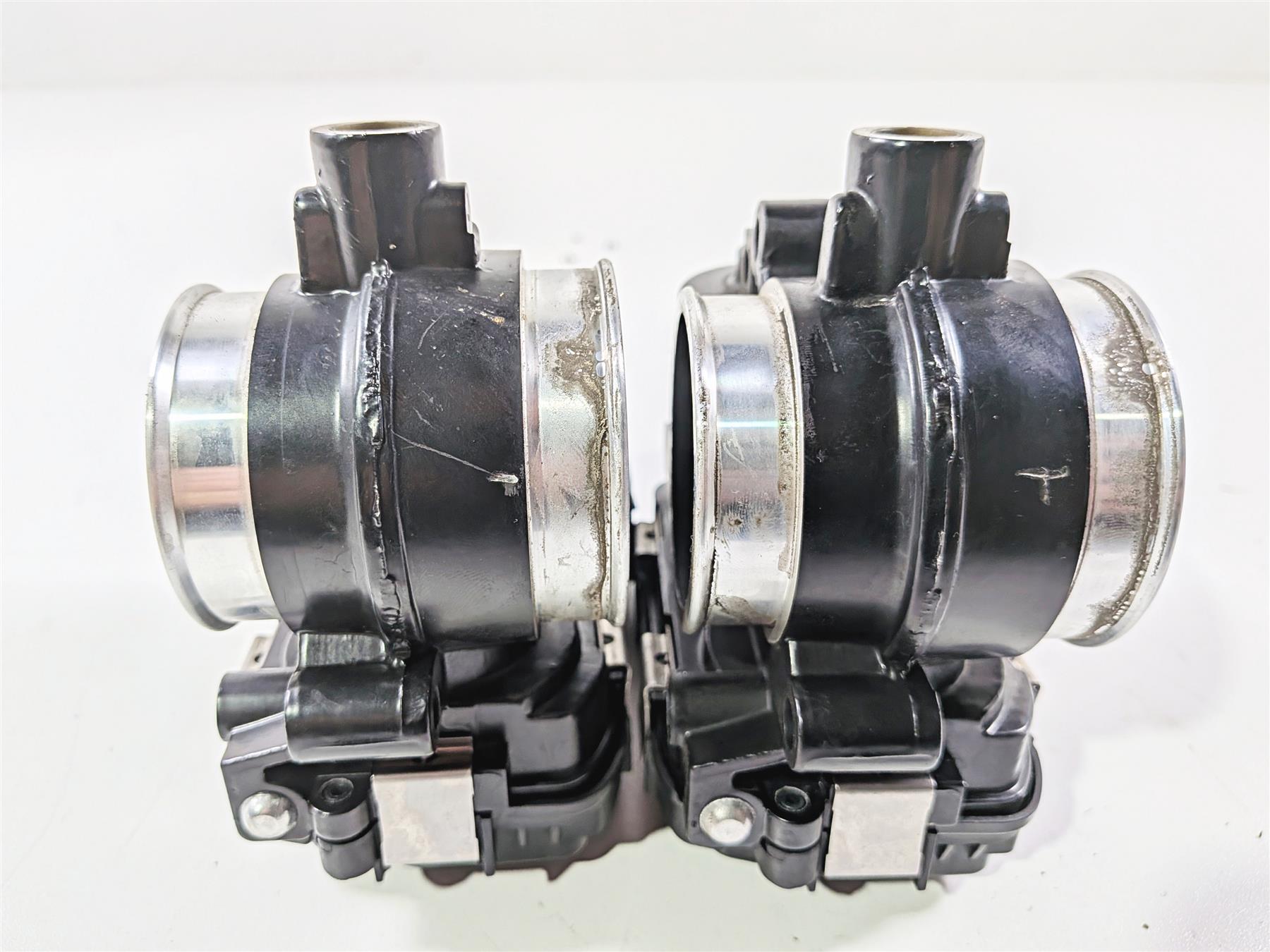 2016 BMW R1200 GS K50 Throttle Body Bodies Fuel Injection Set 13548564959 {{ shop.shopifyCountryName }} - Mototech271