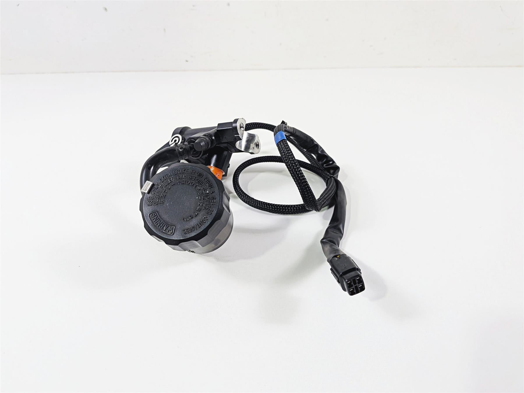 2023 Yamaha MT10 MTN1000 Front Radial Brake Pump Brembo B5Y-2583T-01-00 {{ shop.shopifyCountryName }} - Mototech271