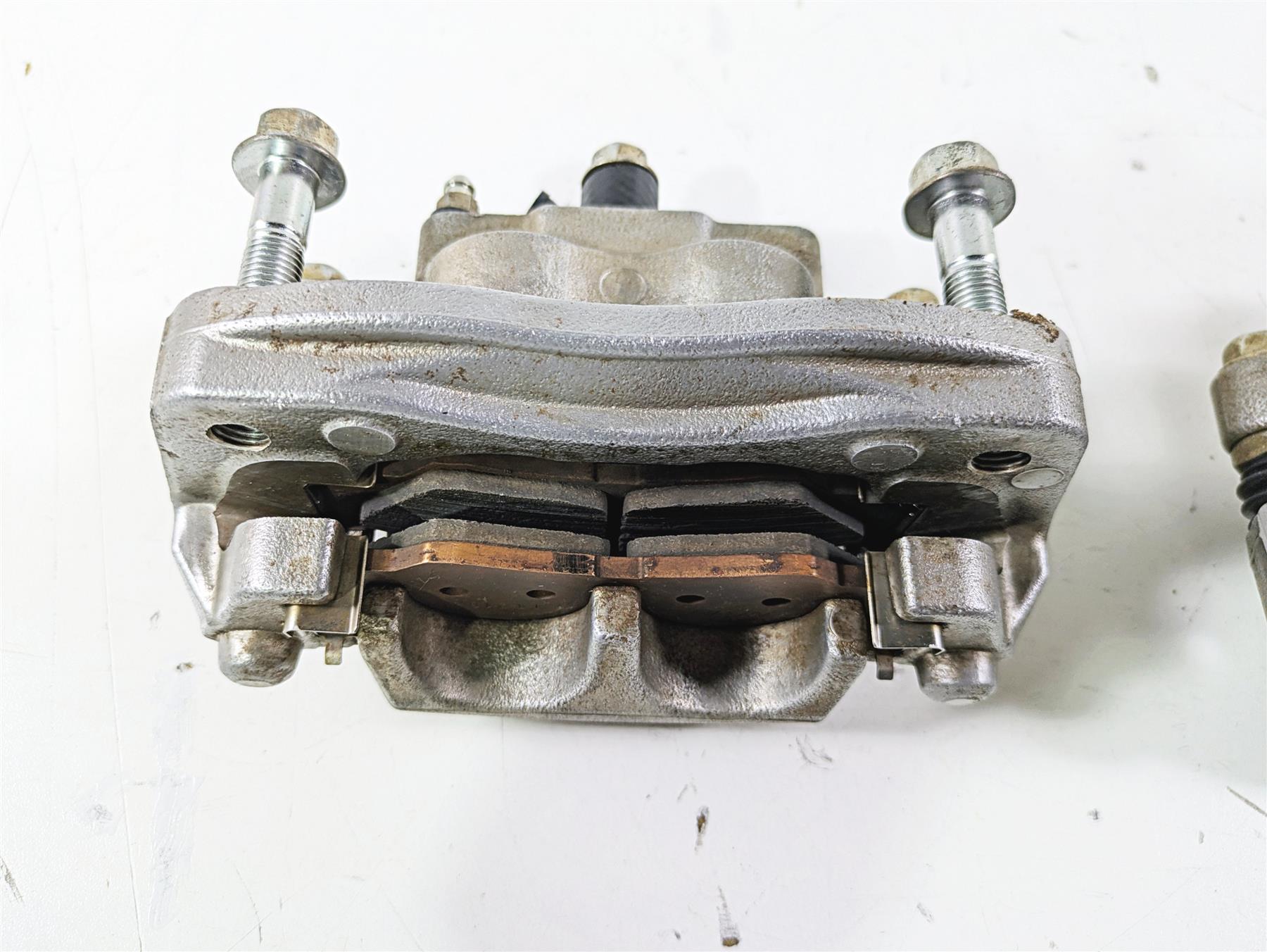 2022 Yamaha YXZ1000 R Rear Brake Caliper Set B5H-2580V-01-00 B5H-2580W-01-00 {{ shop.shopifyCountryName }} - Mototech271