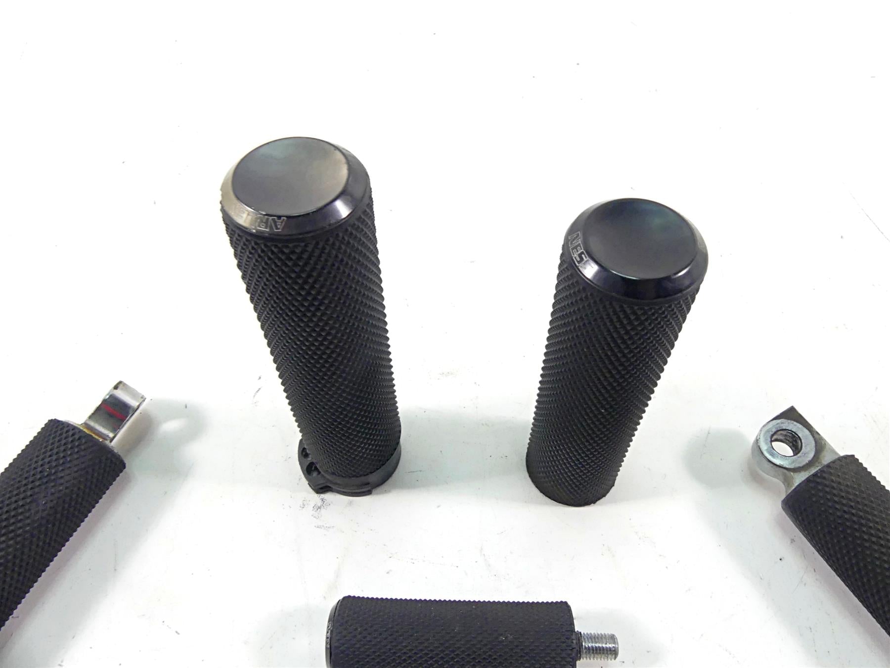 2011 Harley Softail FXS Blackline Arlen Ness Fusion Foot Peg Grip Set 55-0038 {{ shop.shopifyCountryName }} - Mototech271