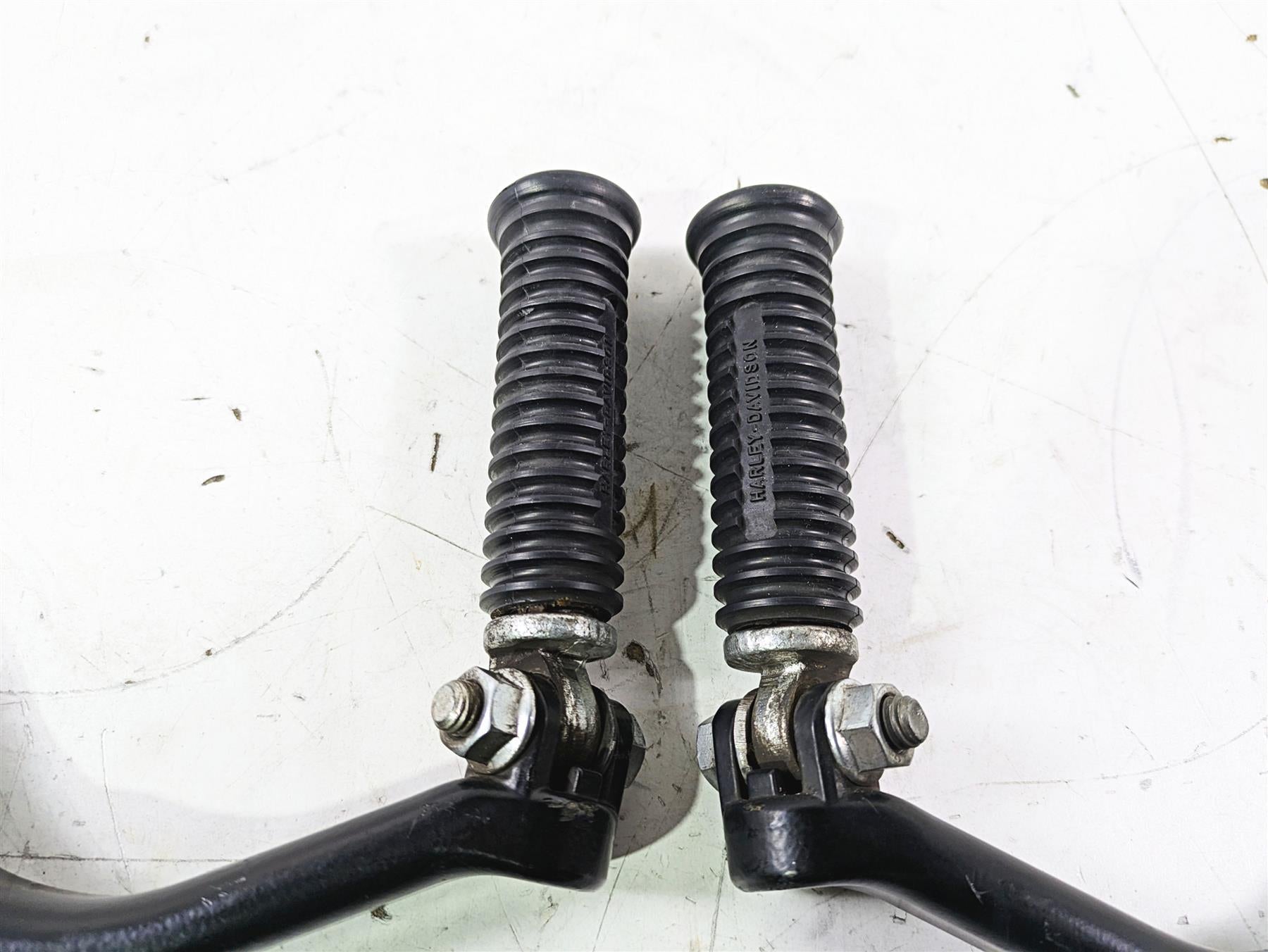 2012 Harley VRSCF Muscle V Rod Rear Passenger Footpeg Set 50822-09 50826-09 {{ shop.shopifyCountryName }} - Mototech271
