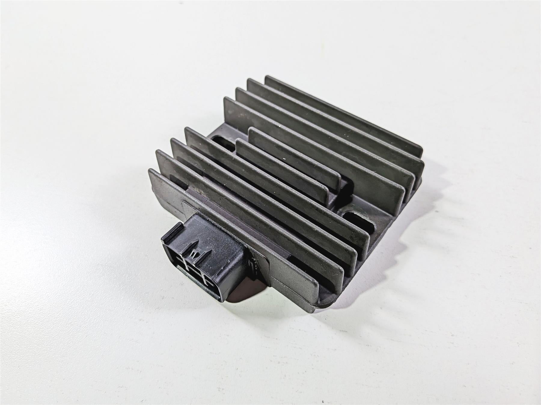 2006 Yamaha XVZ1300 Royal Star Rectifier Voltage Regulator 4XY-81960-00-00 {{ shop.shopifyCountryName }} - Mototech271