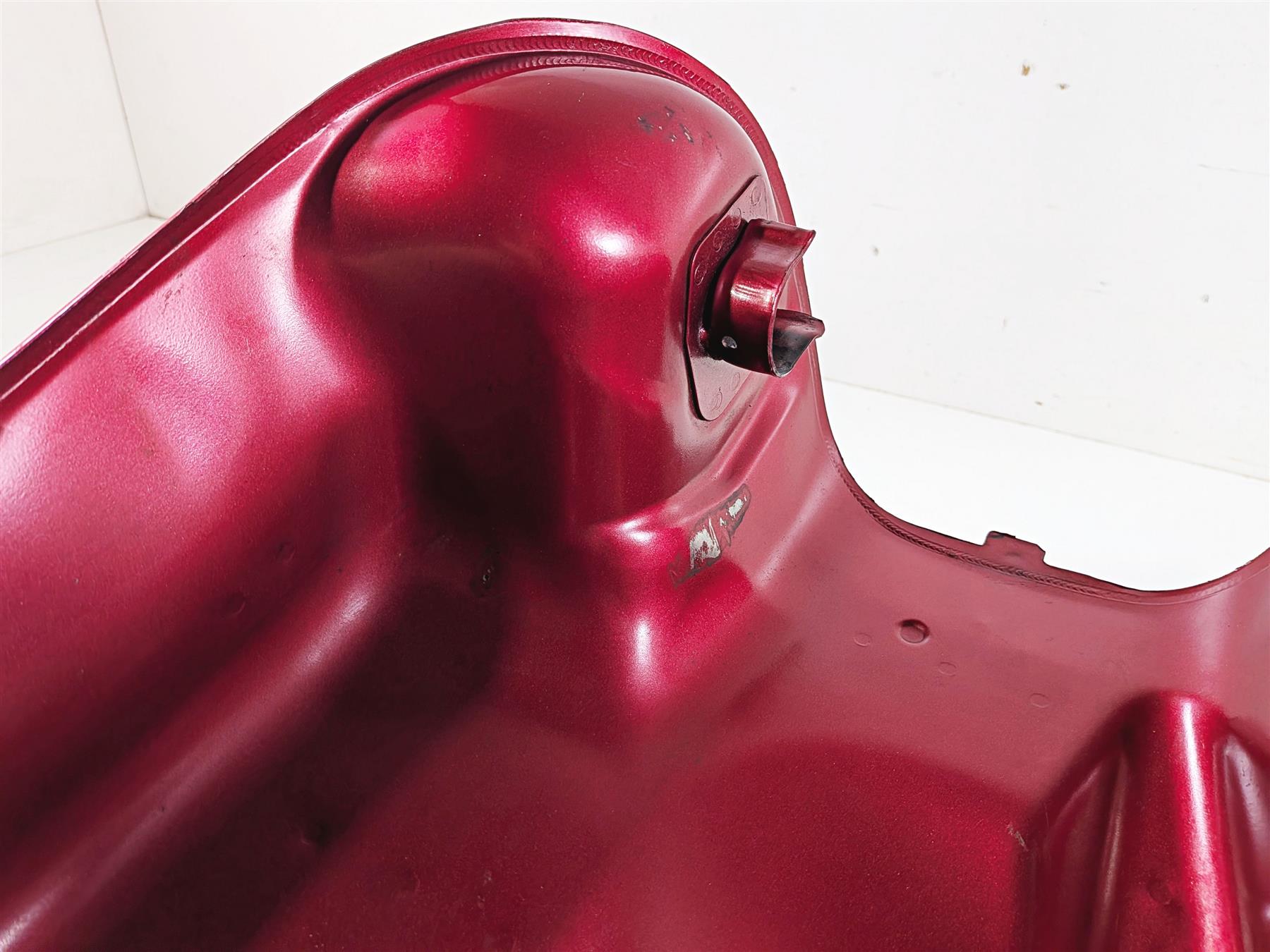 2003 Honda V-Twin VTX1800 C Fuel Gas Tank Durango Red - No Dent 17520-MCH-670 {{ shop.shopifyCountryName }} - Mototech271