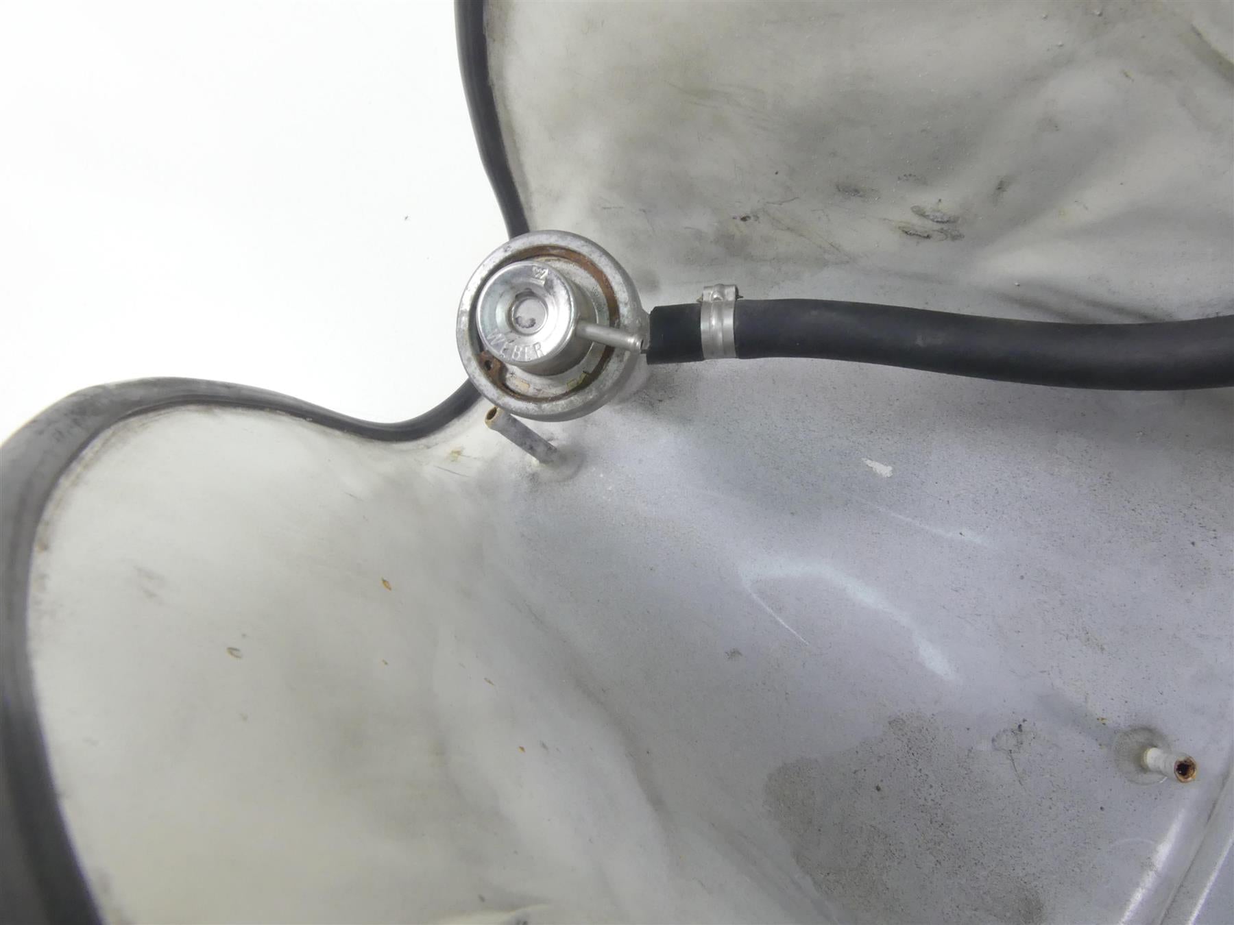 2001 Moto Guzzi California Sp 1100 Fuel Gas Petrol Tank - No Dents GU03100200 {{ shop.shopifyCountryName }} - Mototech271