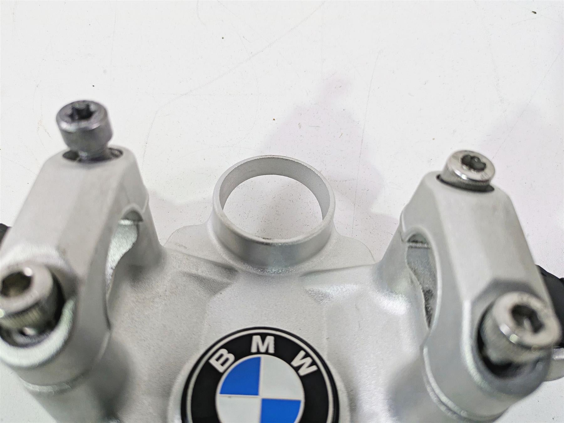 2017 BMW R1200 GS K50 Upper Triple Tree Steering Clamp 31428555849 {{ shop.shopifyCountryName }} - Mototech271