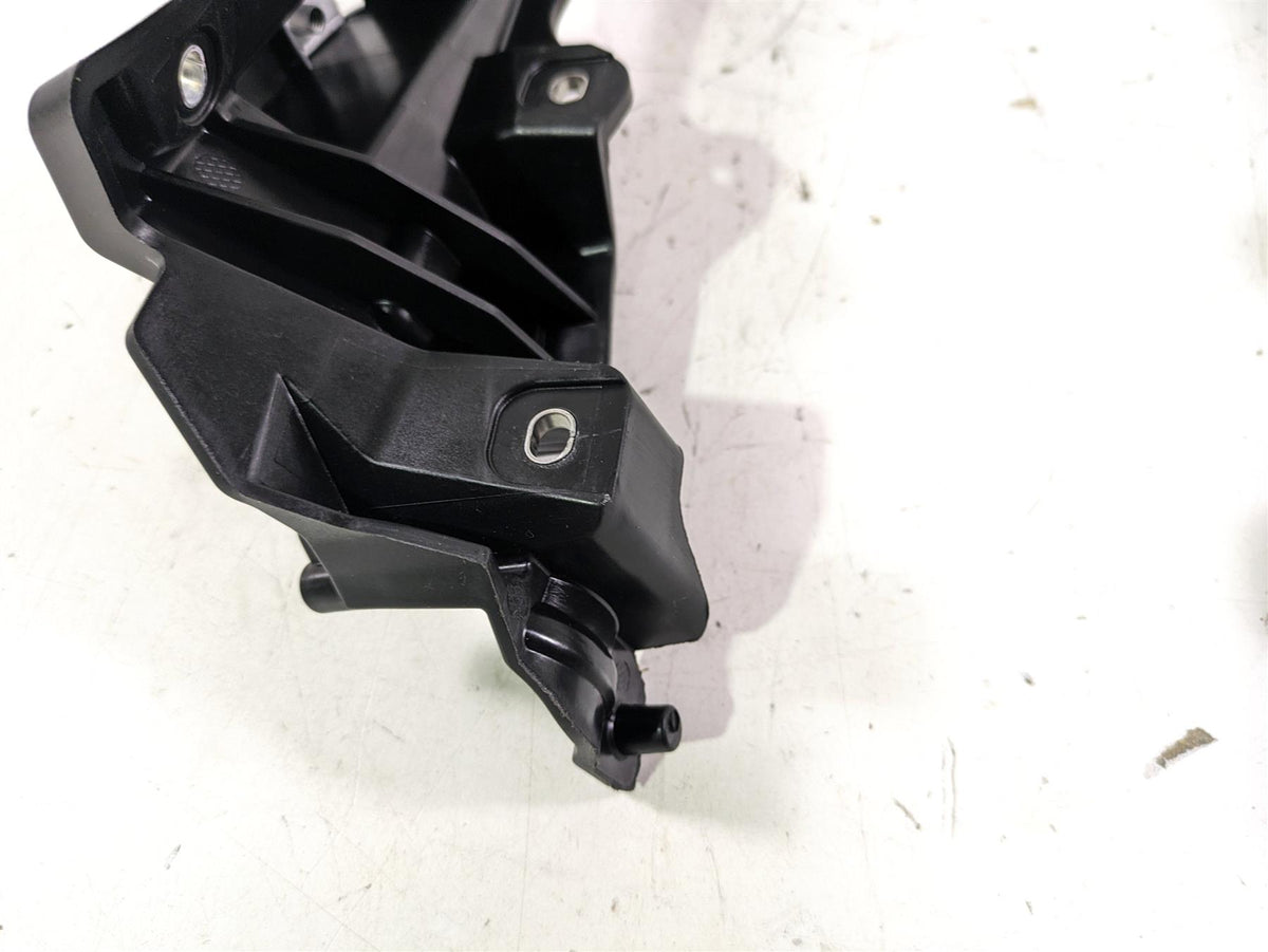 2022 BMW R1250 RT K052 Saddlebag Holder Carrier Set 46547728665 46547728666 {{ shop.shopifyCountryName }} - Mototech271