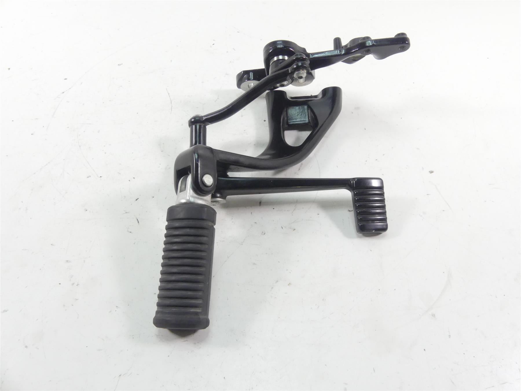 2018 Harley Softail FXBB Street Bob Right Foot Peg & Brake Pedal 50500601 {{ shop.shopifyCountryName }} - Mototech271