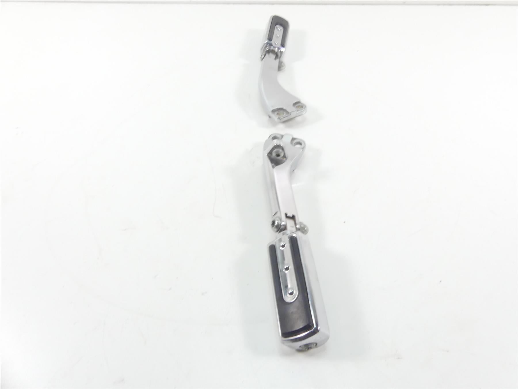 2009 Harley Dyna FXDF SE CVO Fat Bob Rear Chrome Passenger Footpeg Set 49251-06A {{ shop.shopifyCountryName }} - Mototech271