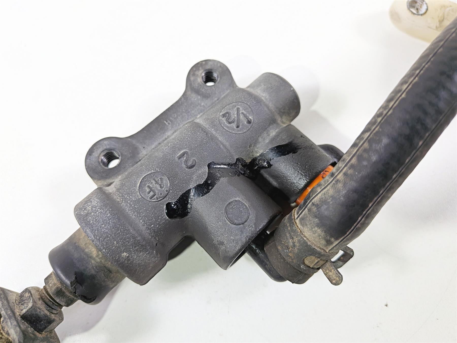 2015 BMW R1200GS K50 Rear Brake Master Cylinder 1/2 Nissin 34318522398 {{ shop.shopifyCountryName }} - Mototech271