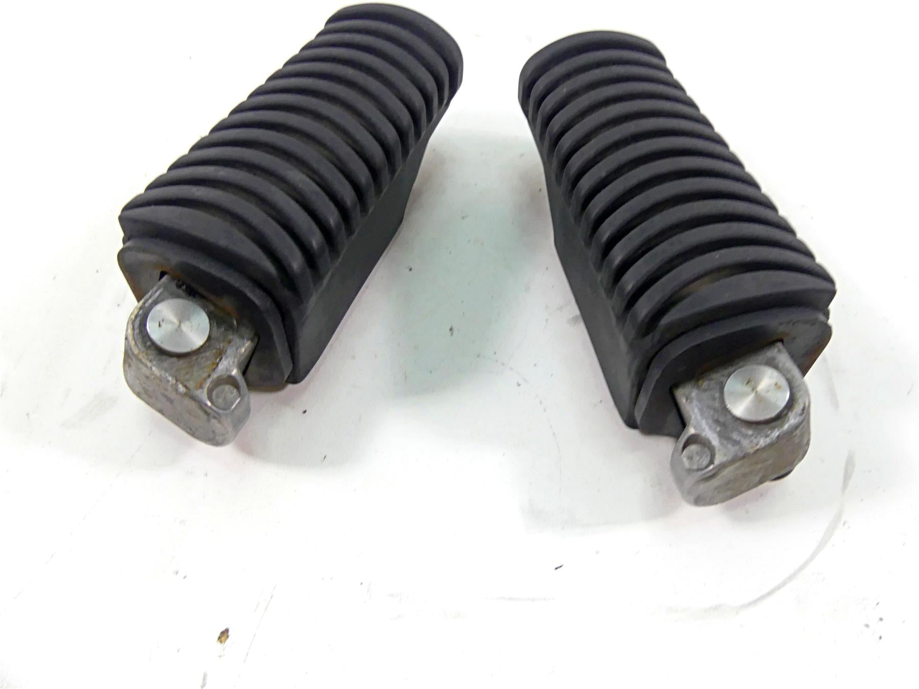2009 BMW R1200GS K255 Adv Rear Passenger Foot Pegs Footpeg Rest Set 46712310404 {{ shop.shopifyCountryName }} - Mototech271