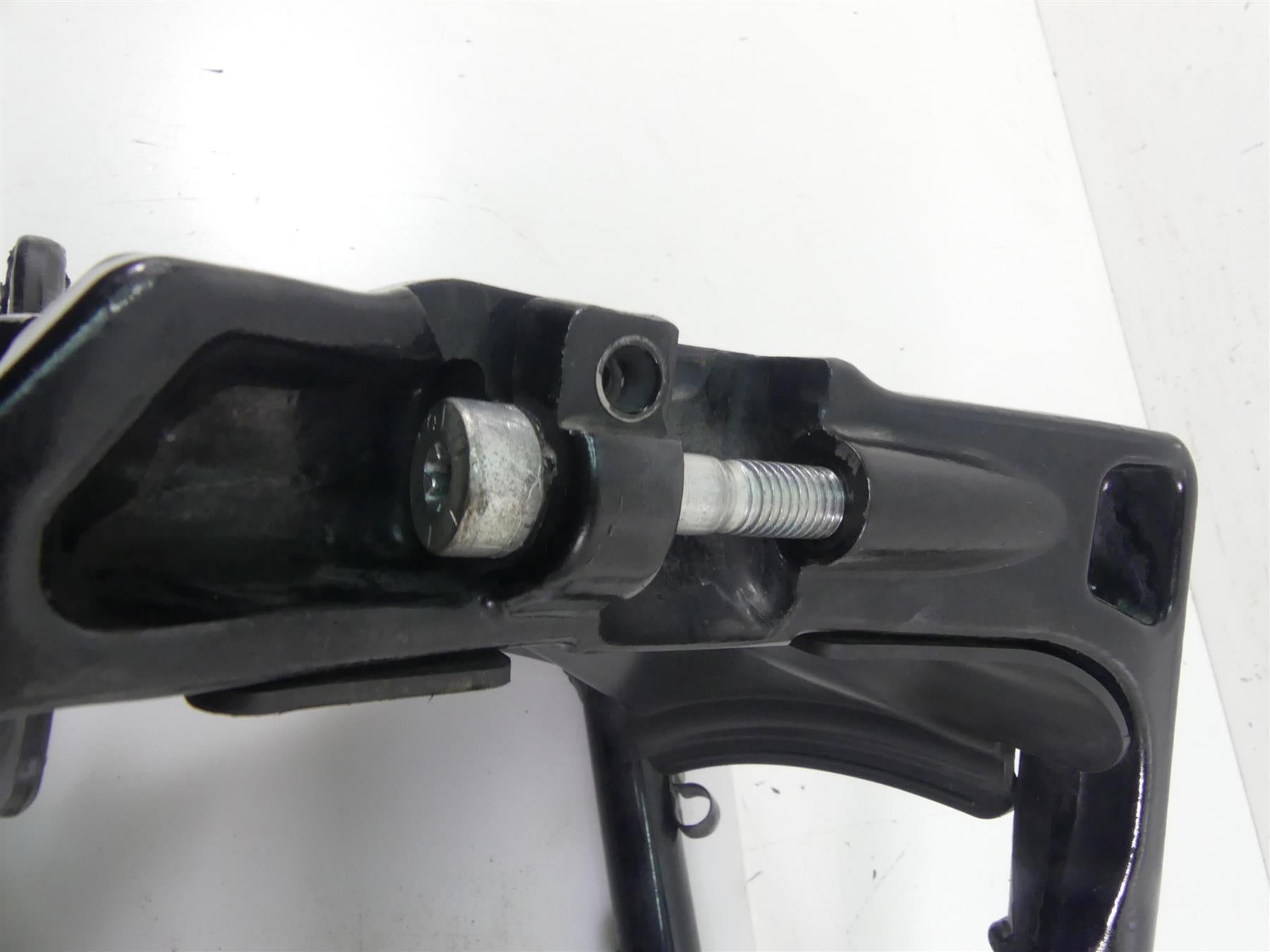 2021 Harley Softail FLSB Sport Glide Swingarm Swing Arm & Guards 47400062 {{ shop.shopifyCountryName }} - Mototech271