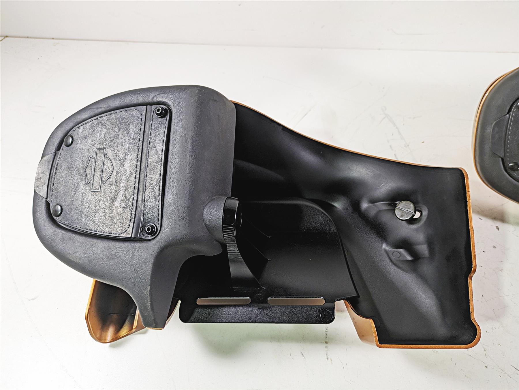 2008 Harley Touring FLHTCU E-Glide 105TH Lower Leg Fairing Set 58887-08 58837-08 {{ shop.shopifyCountryName }} - Mototech271