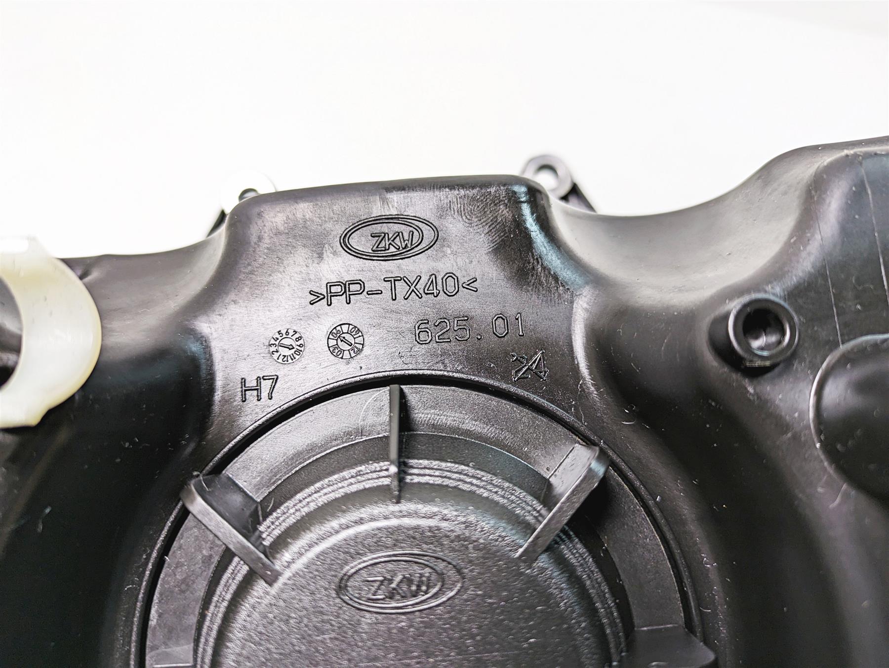 2007 BMW R1200RT K26 Headlight Head Light Lamp 63127718055 {{ shop.shopifyCountryName }} - Mototech271