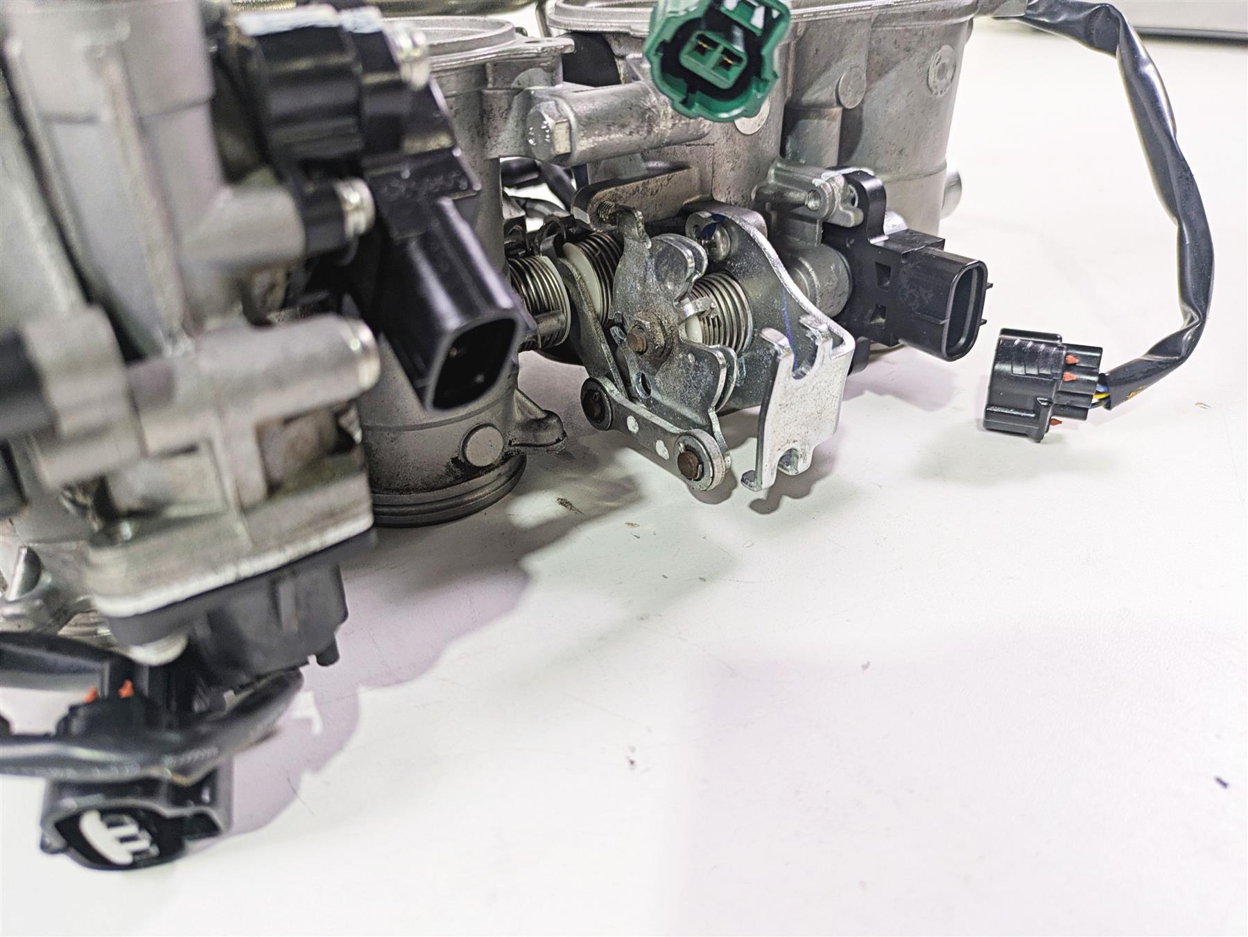 2009 Yamaha FZ1 FZS10 Fazer Throttle Body Bodies & Wiring 2D1-13750-10-00 {{ shop.shopifyCountryName }} - Mototech271