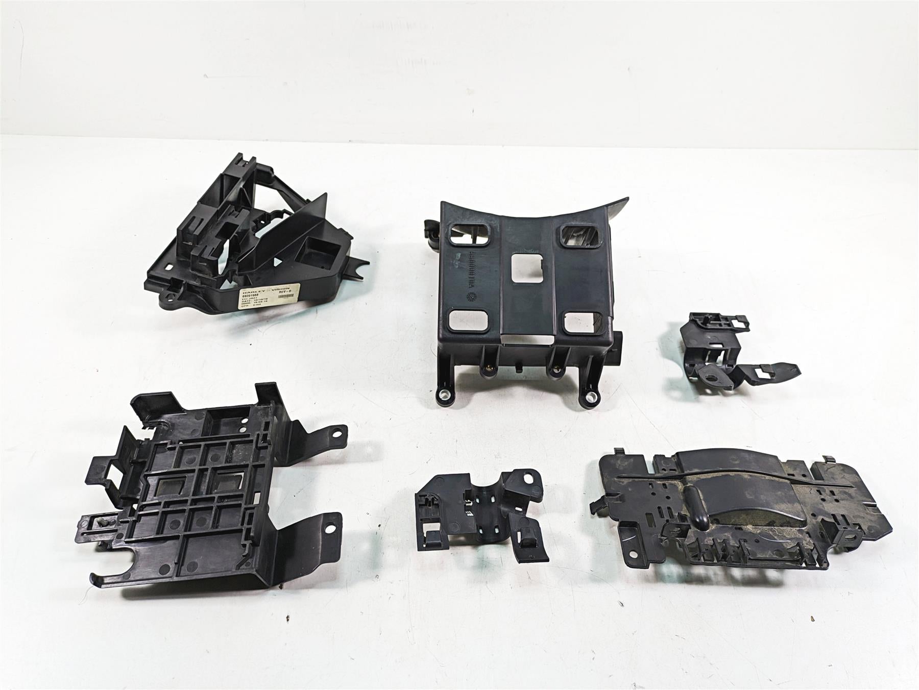 2020 Harley Touring FLHX Street Glide Battery Tray Electrical Stay Set 66000010A