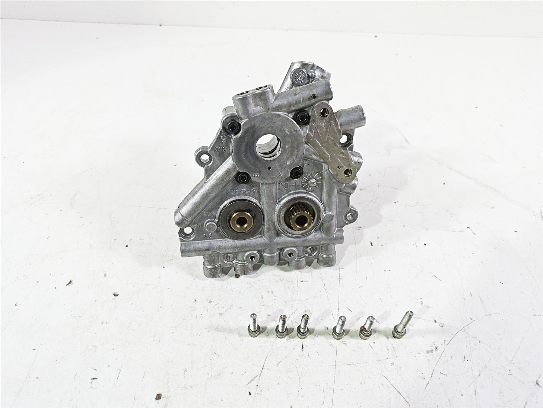 2015 Harley Touring FLHXS Street Glide Cam Shaft Chest + Oil Pump 25358-06A | Mototech271