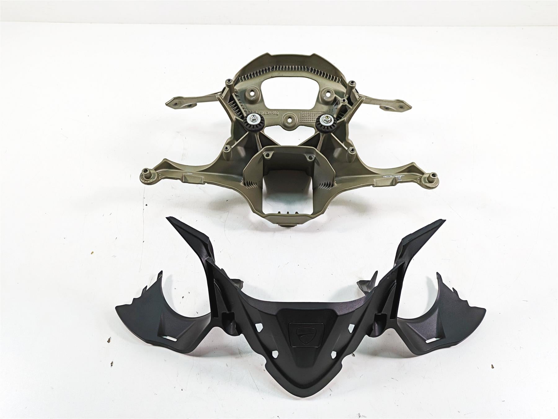 2016 Ducati Panigale 1299 S Oem Magnesium Front Stay Holder Carrier 8291E182AA {{ shop.shopifyCountryName }} - Mototech271