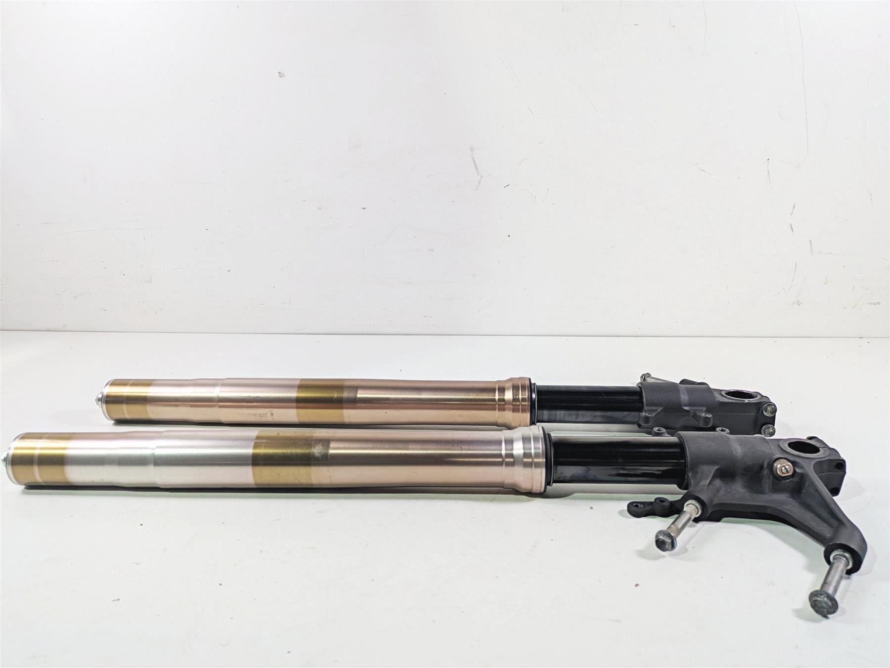 2006 Suzuki GSXR1000 K6 Straight Front Fork Leg Set 51103-41G20 51104-41G20 {{ shop.shopifyCountryName }} - Mototech271
