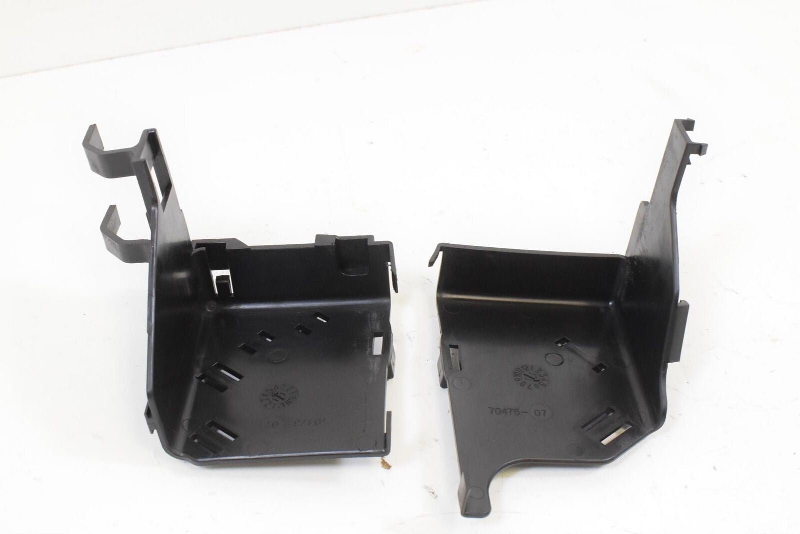 2012 Harley VRSCDXA V-ROD 10TH ANV Electrical Bracket Holder Tray SET 70393-07 {{ shop.shopifyCountryName }} - Mototech271