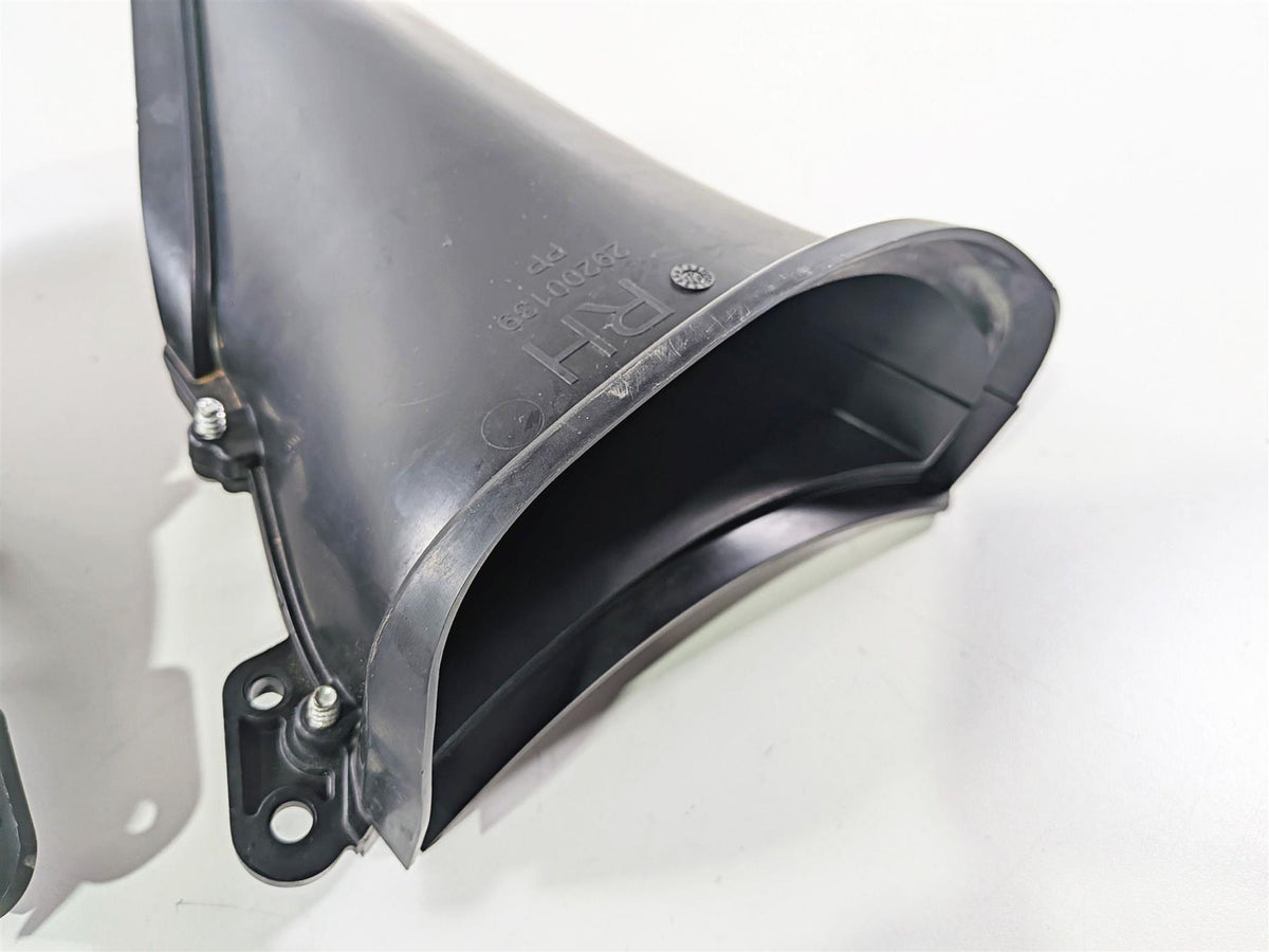 2020 Harley Touring FLTRK Road Glide Front Air Inlet Duct Set 29200136 292001393 {{ shop.shopifyCountryName }} - Mototech271