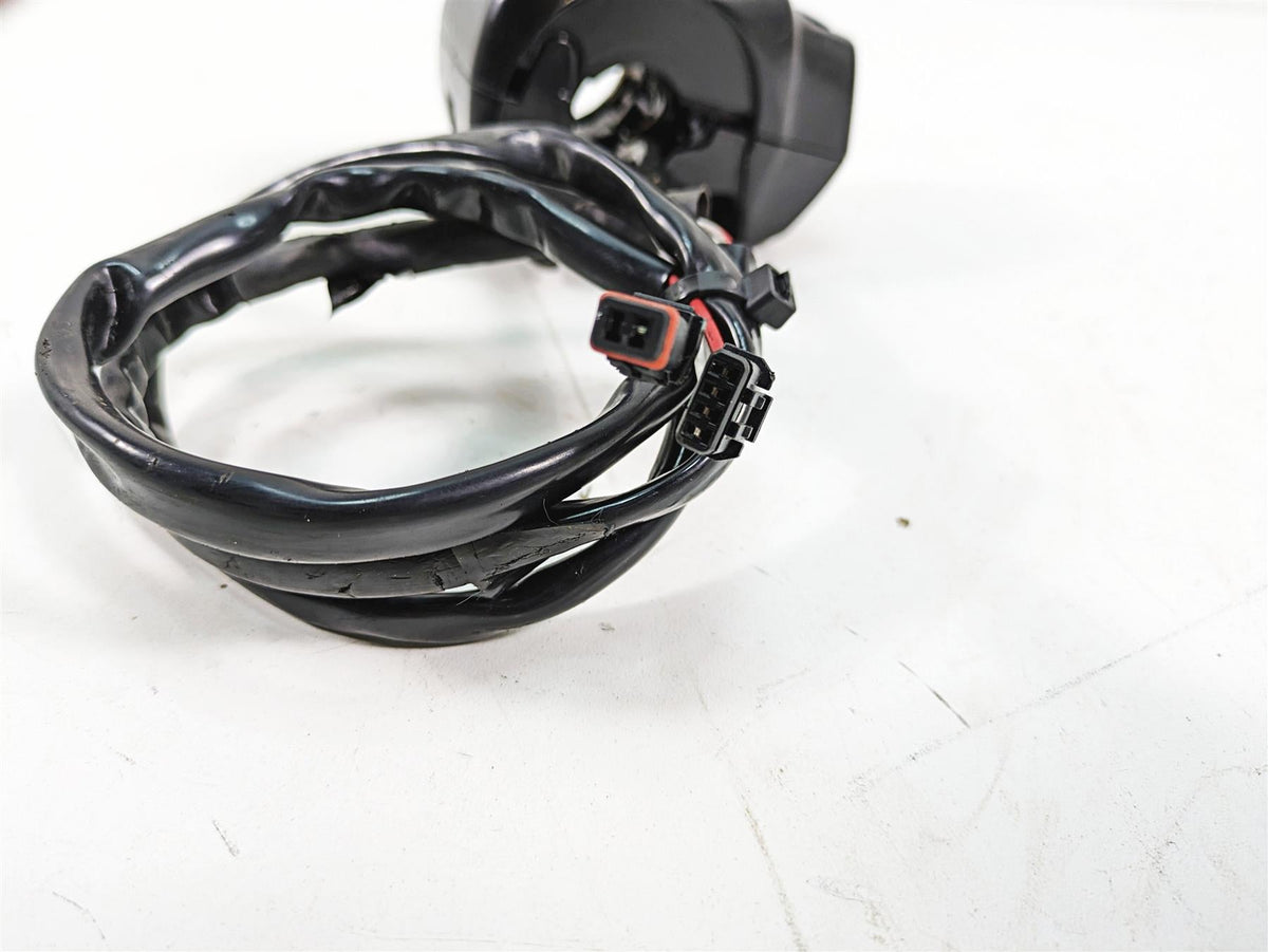 2019 Harley Touring FLHX Street Glide Right Hand Control Switch 71500129C {{ shop.shopifyCountryName }} - Mototech271