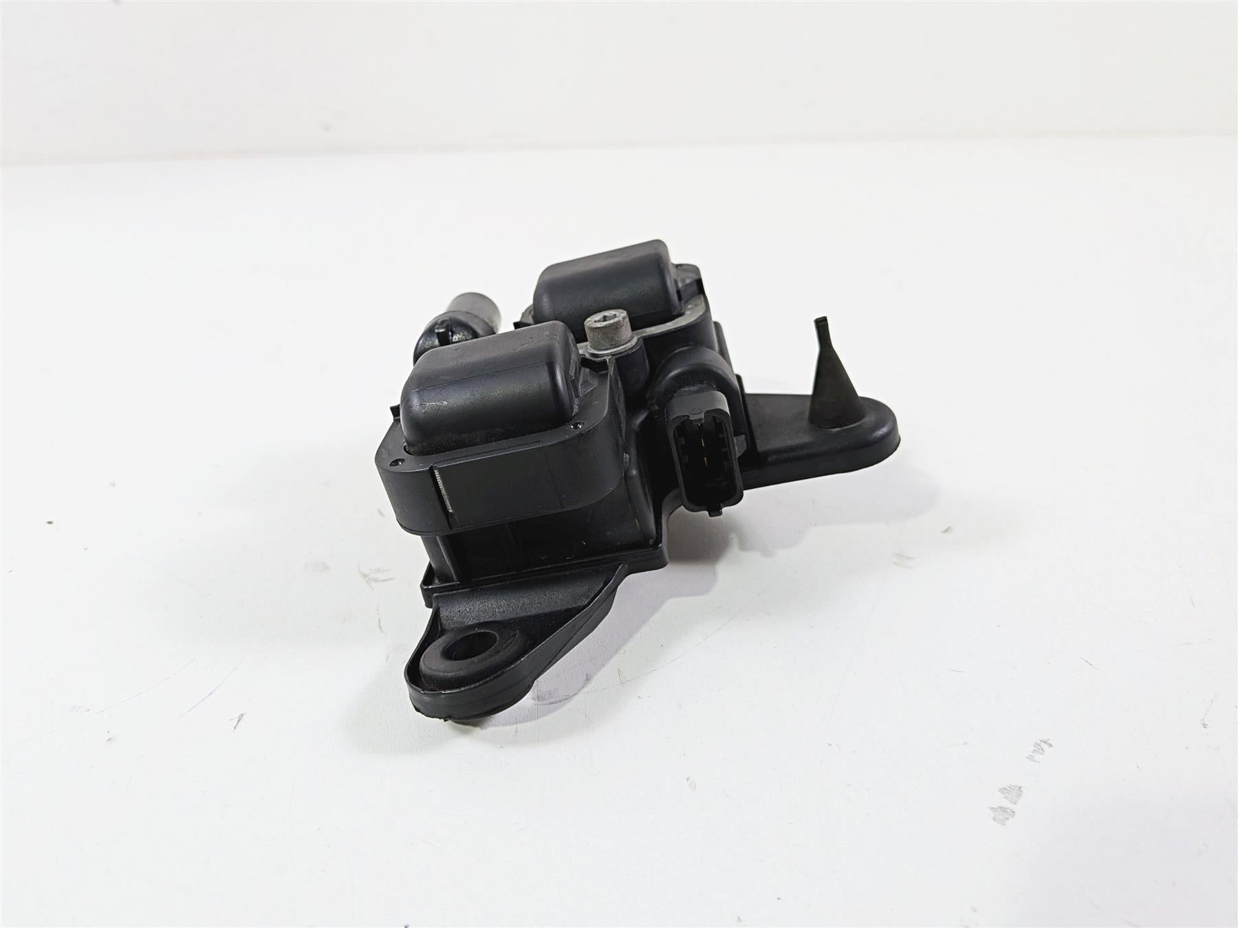 2008 Aprilia RSVR 1000 Factory Ignition Coils Set AP0266070 {{ shop.shopifyCountryName }} - Mototech271